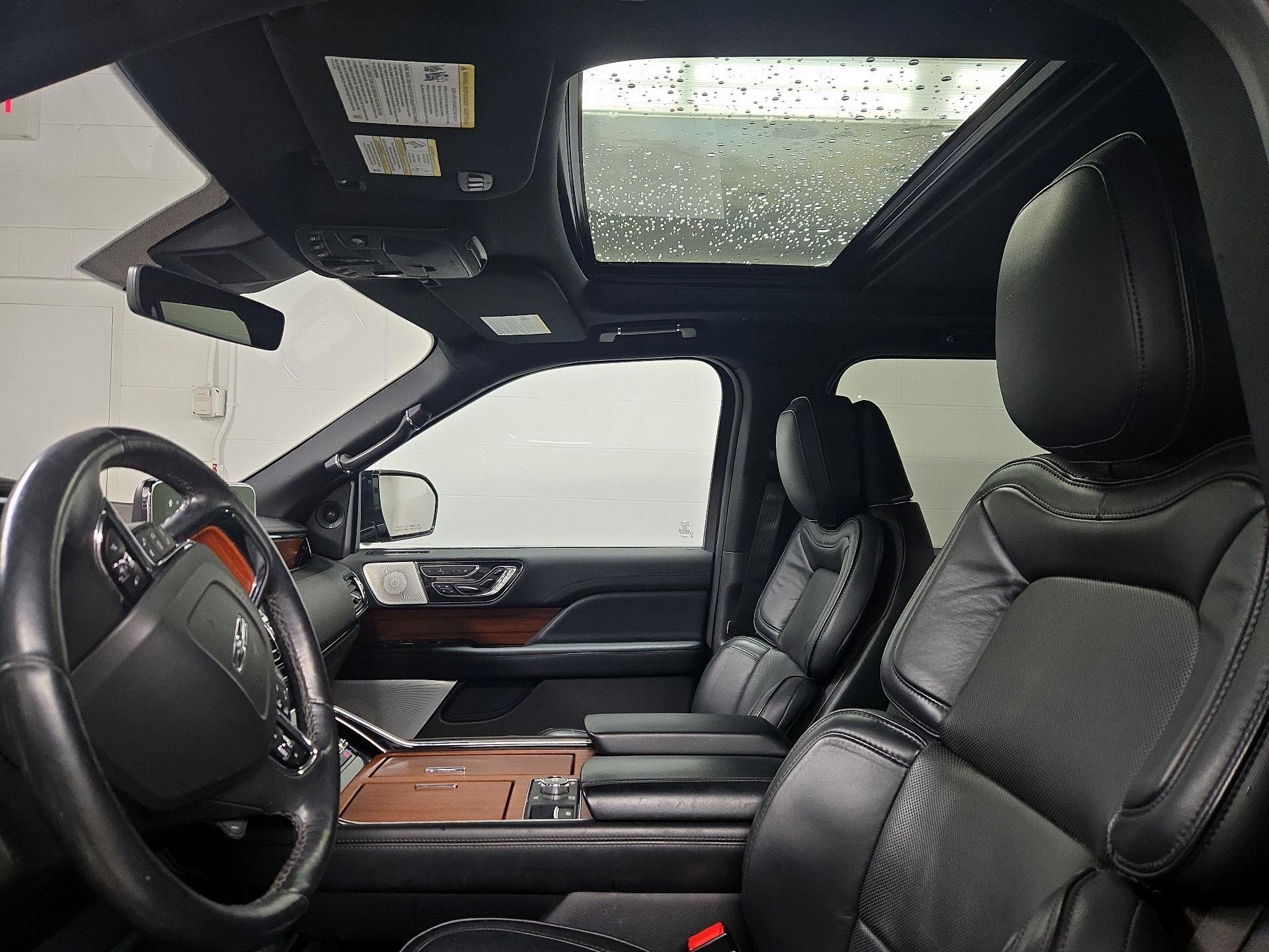 Thumbnail: 2019 Lincoln Navigator L - 20