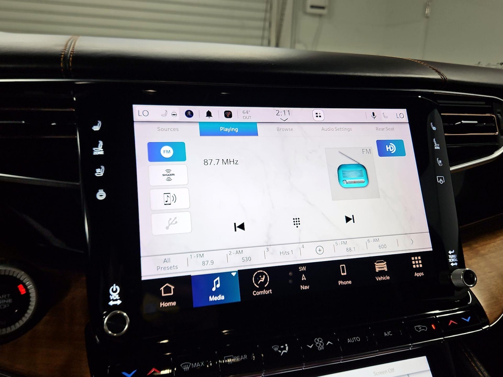 2022 Jeep Grand Wagoneer Series III - Photo 17