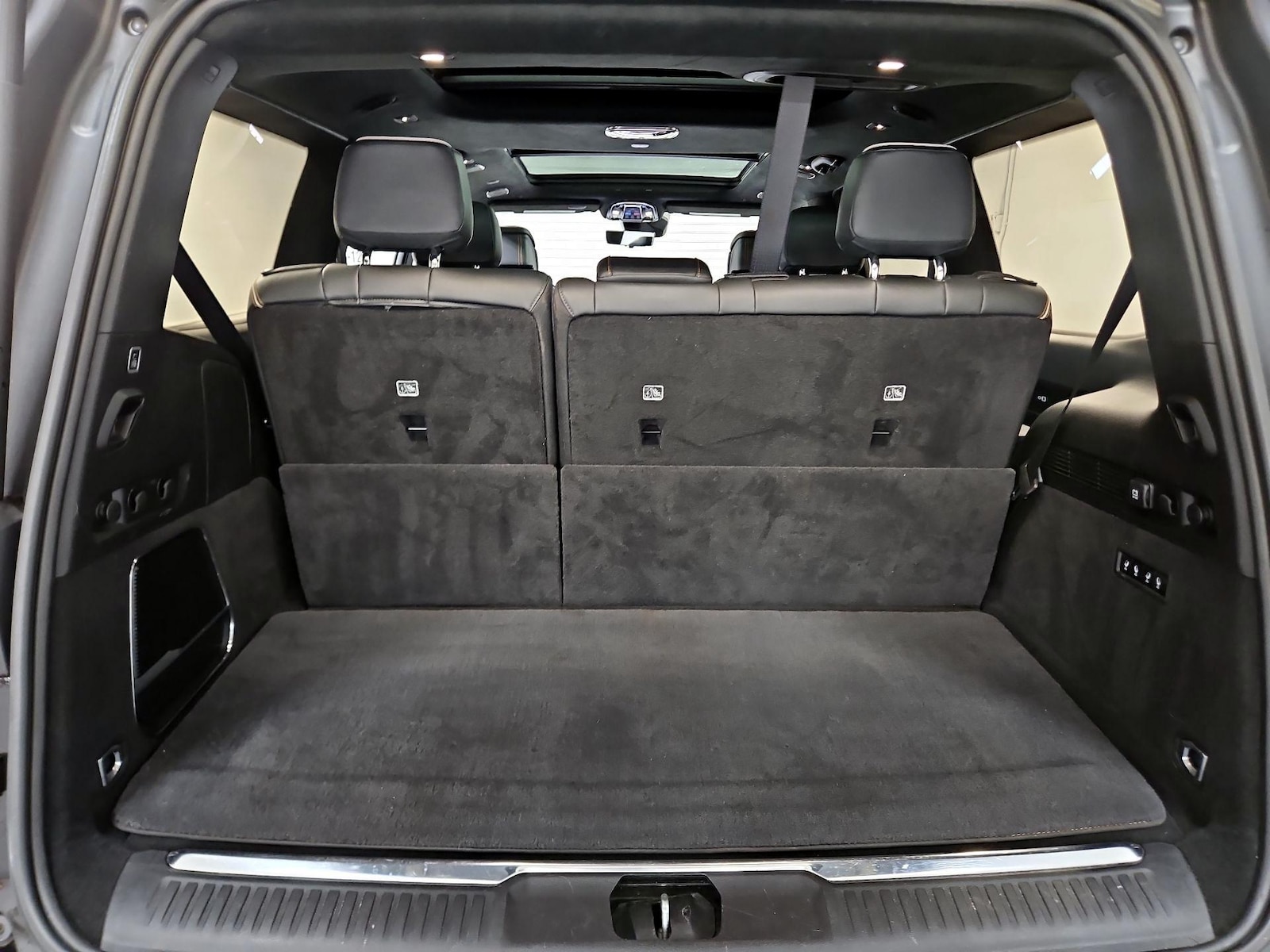 2022 Jeep Grand Wagoneer Series III - Photo 24