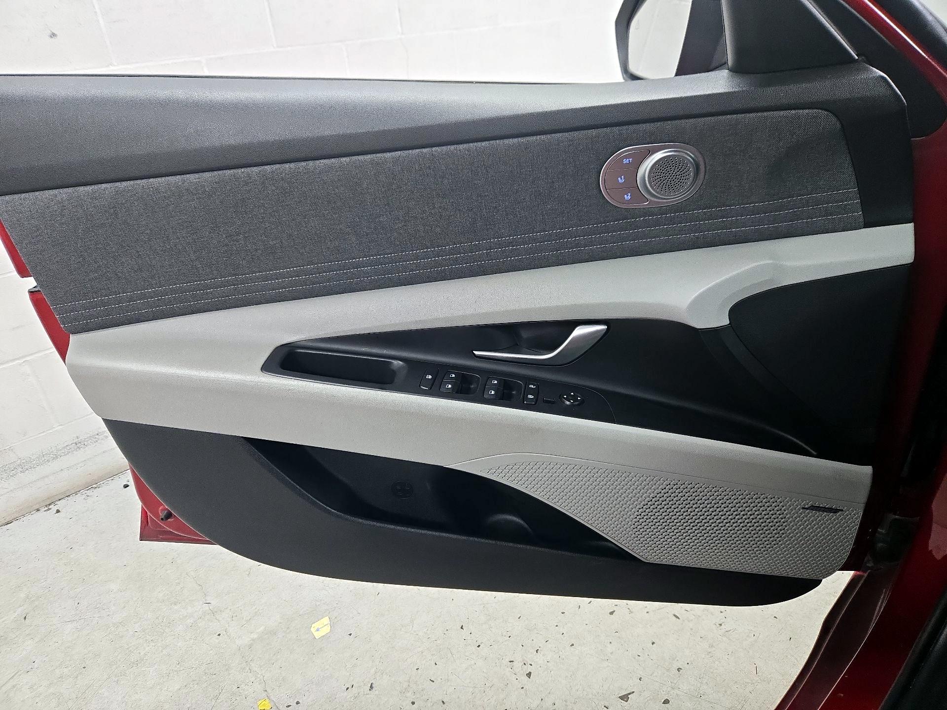 Thumbnail: 2023 Hyundai Elantra - 12