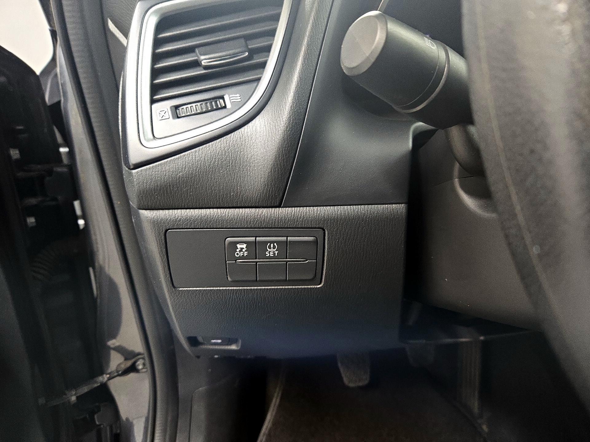 Thumbnail: 2015 Mazda Mazda3 - 13