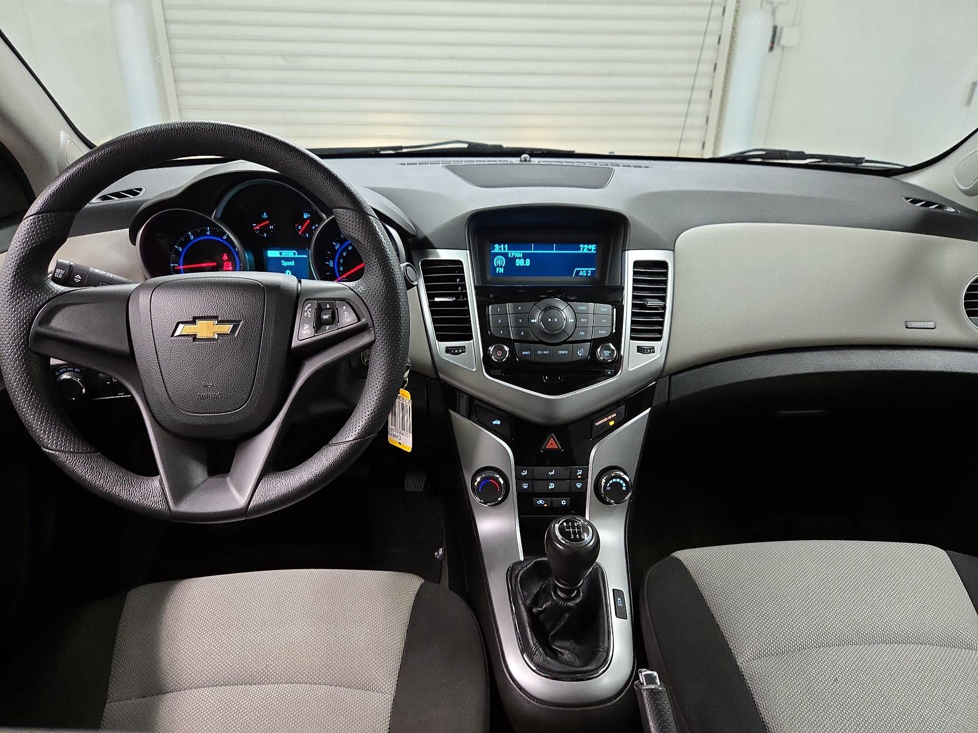 Thumbnail: 2015 Chevrolet Cruze - 9