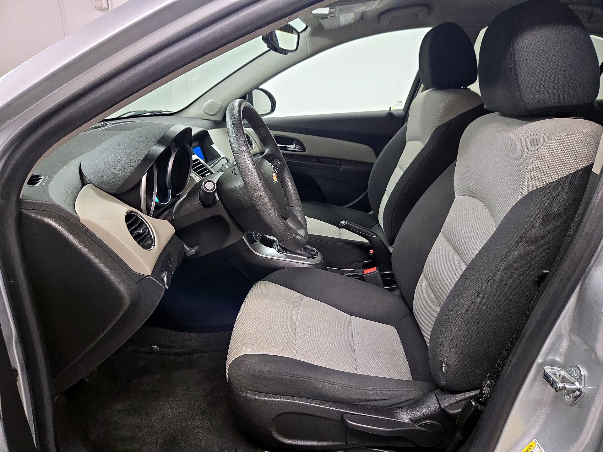 Thumbnail: 2015 Chevrolet Cruze - 11