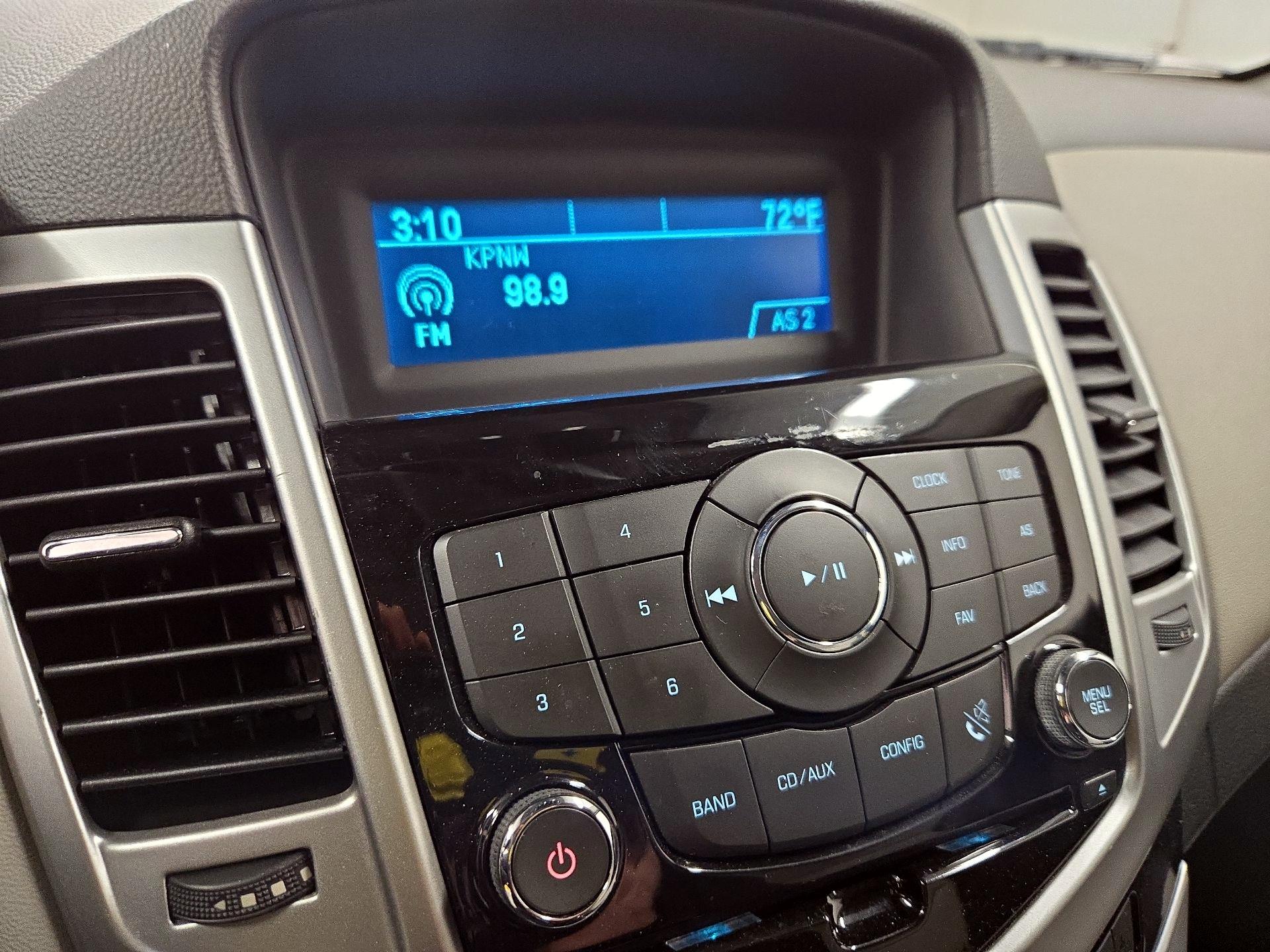 Thumbnail: 2015 Chevrolet Cruze - 14