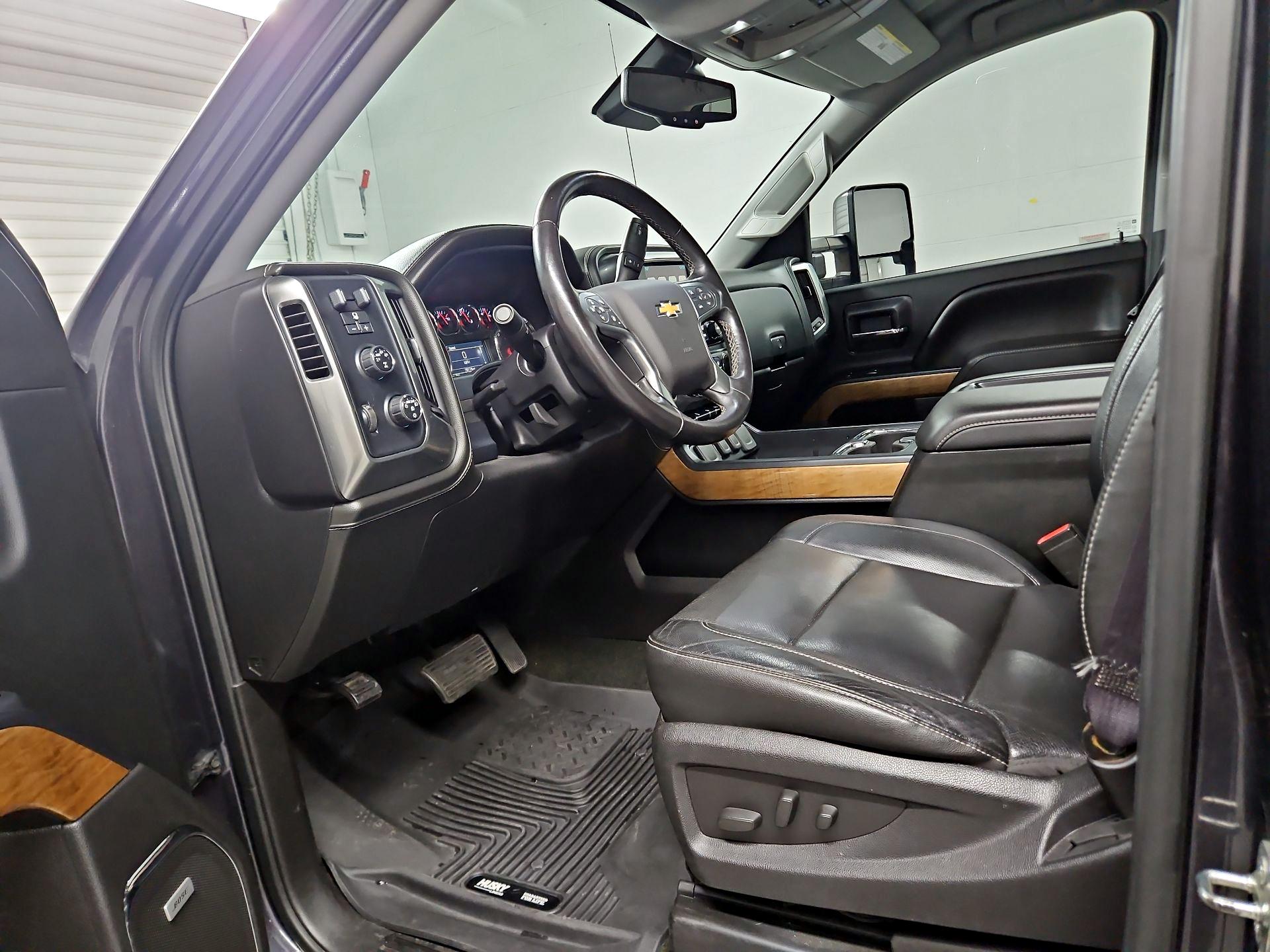 Thumbnail: 2015 Chevrolet Silverado 1500 - 11