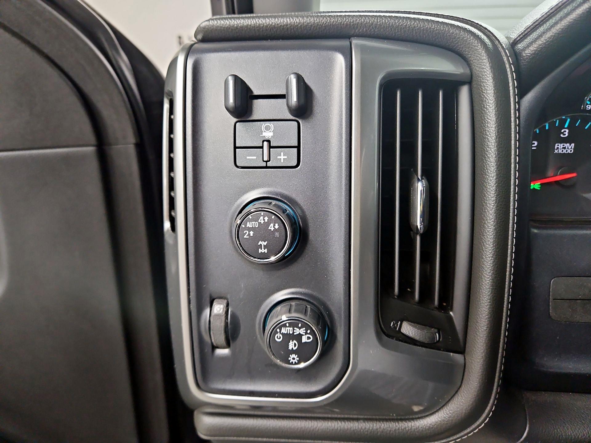 Thumbnail: 2015 Chevrolet Silverado 1500 - 13