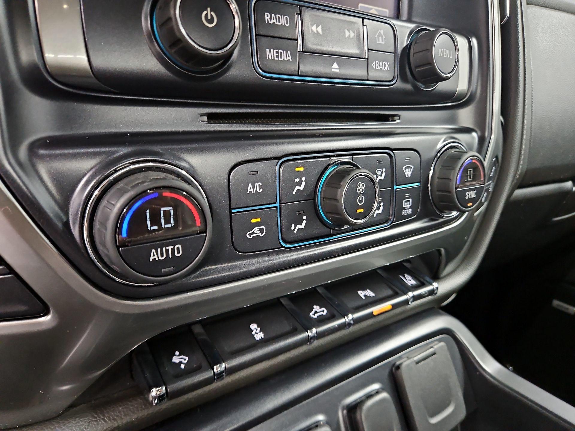 Thumbnail: 2015 Chevrolet Silverado 1500 - 16