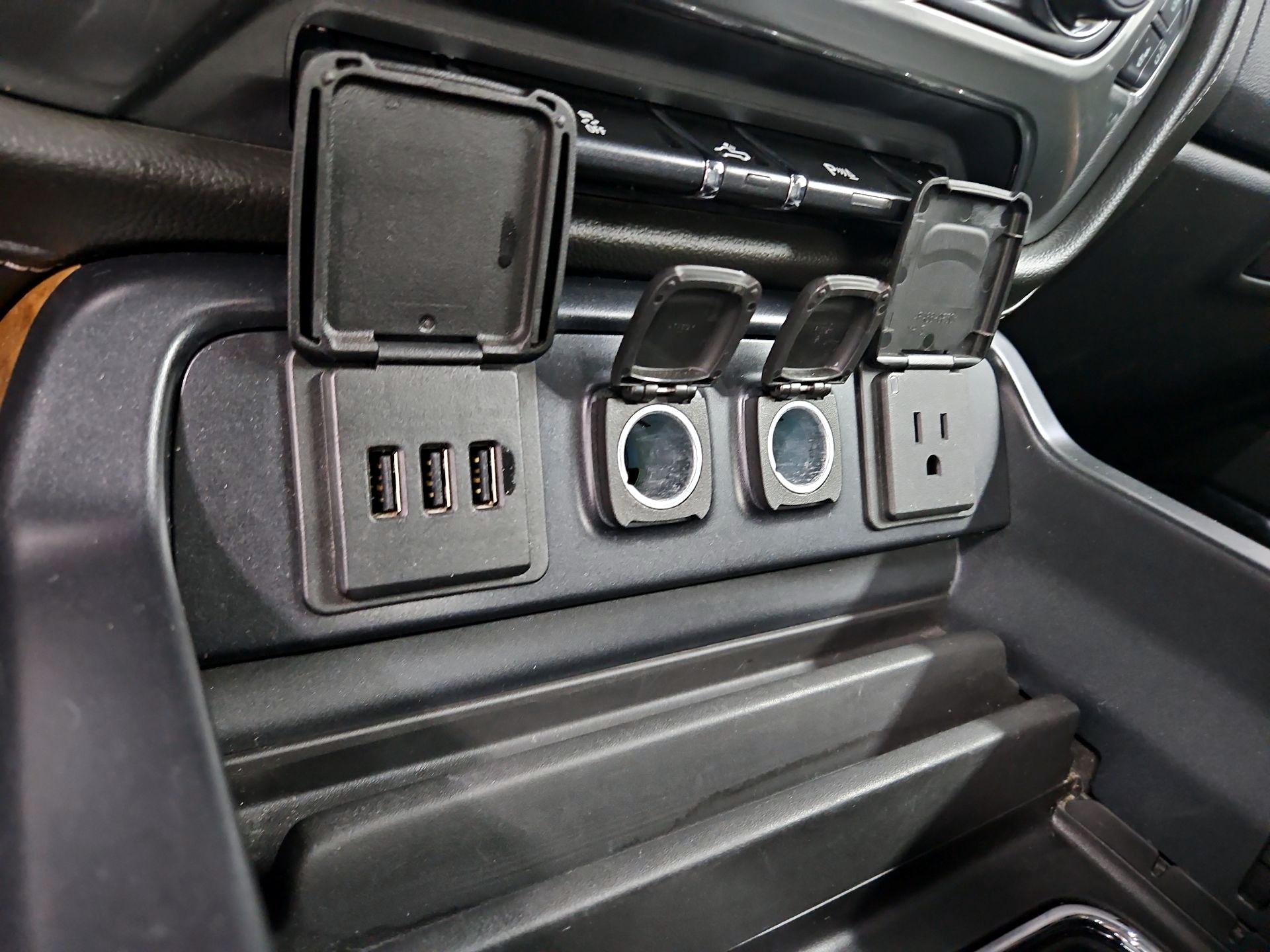 Thumbnail: 2015 Chevrolet Silverado 1500 - 18