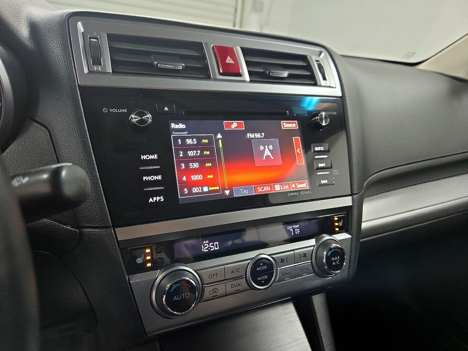 2017 Subaru Legacy Premium - Photo 16