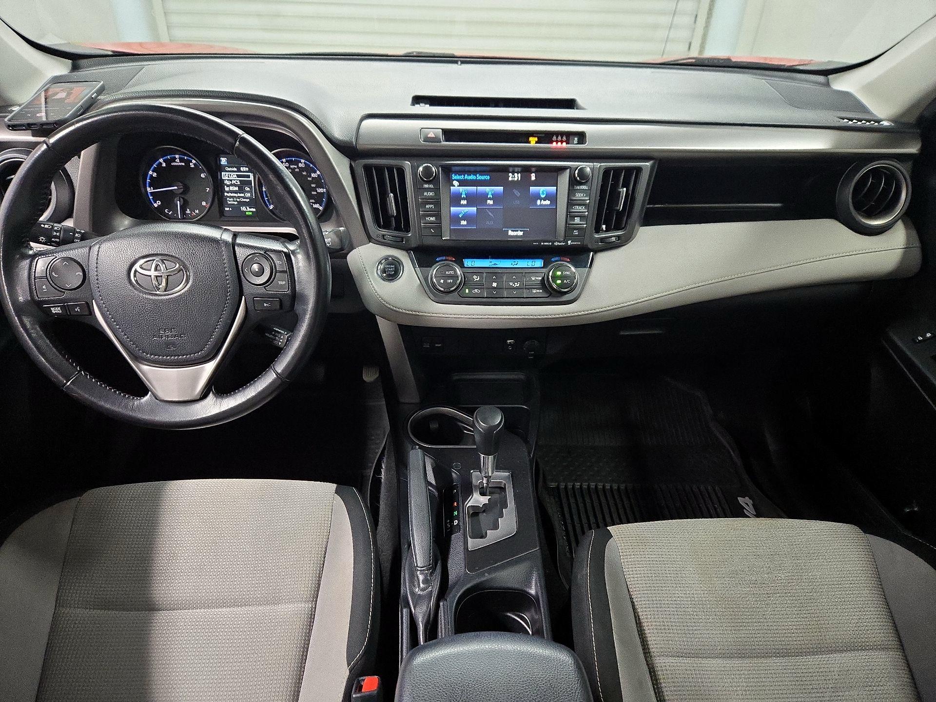 Thumbnail: 2017 Toyota RAV4 - 9