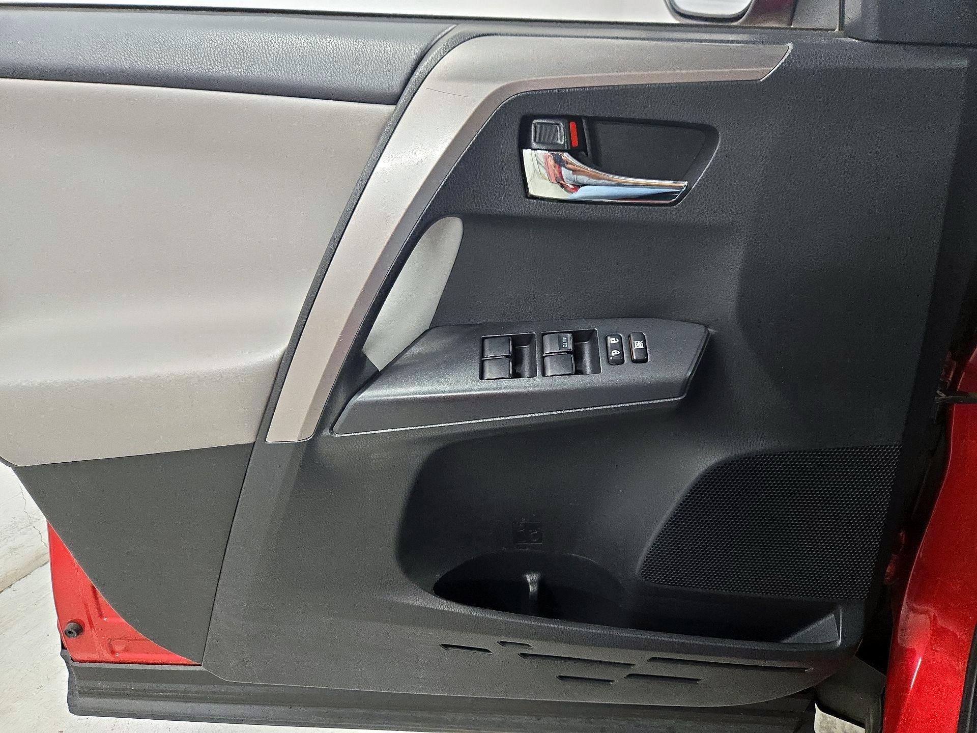 Thumbnail: 2017 Toyota RAV4 - 12