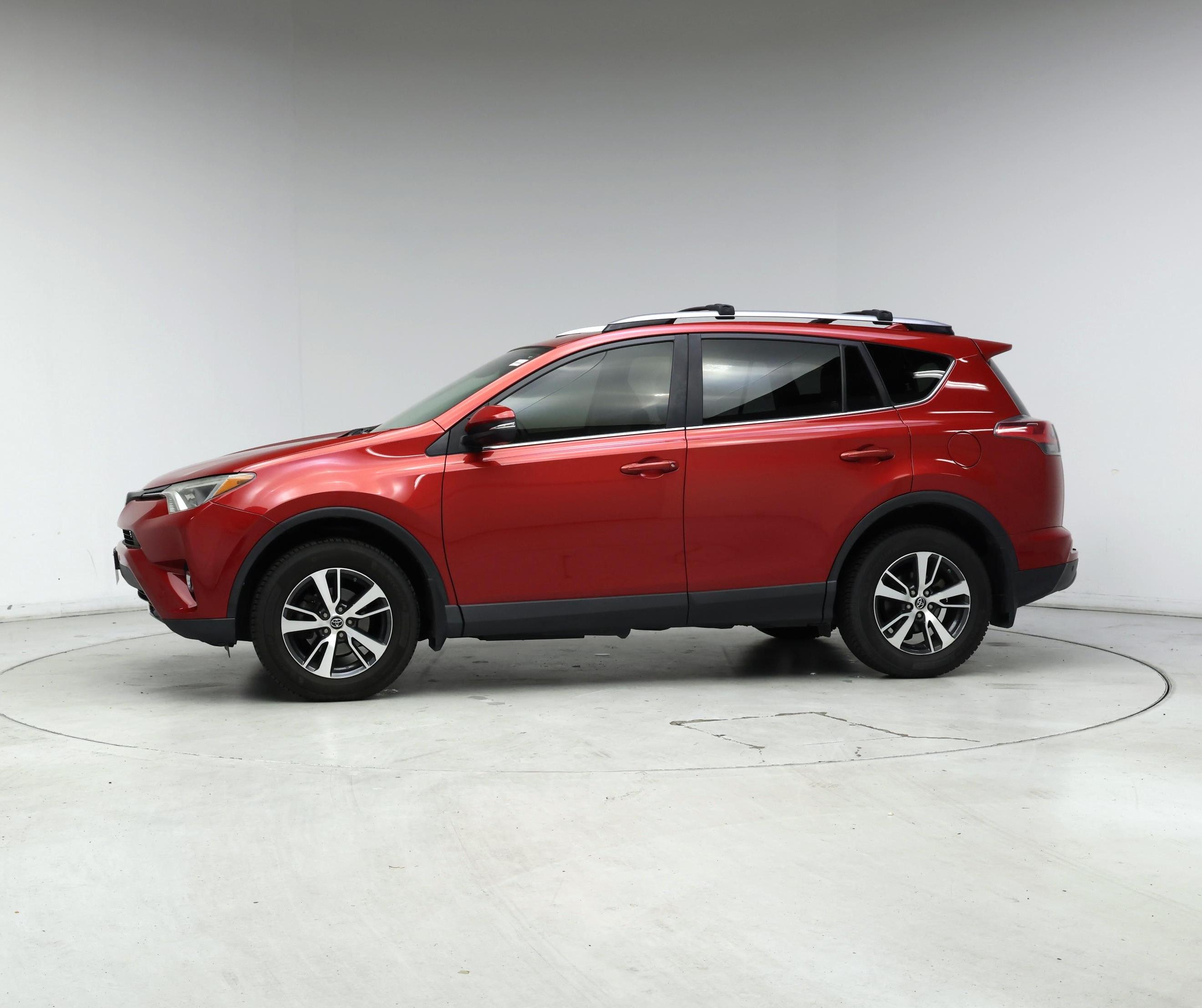 Thumbnail: 2017 Toyota RAV4 - 3