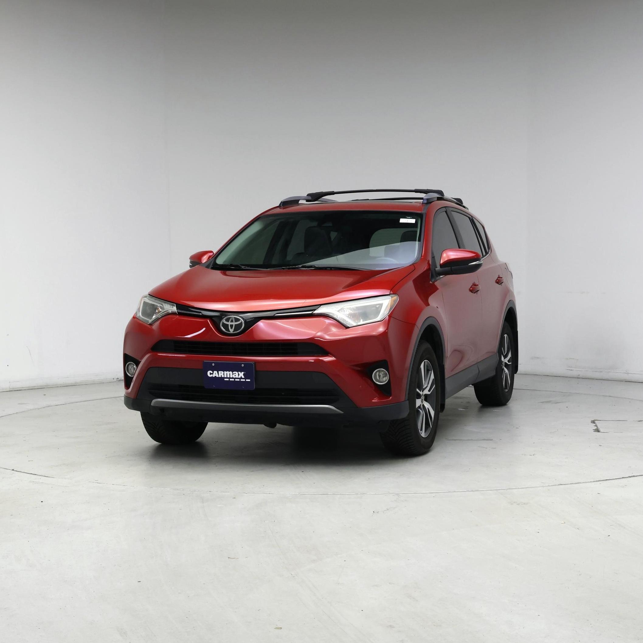 Thumbnail: 2017 Toyota RAV4 - 4