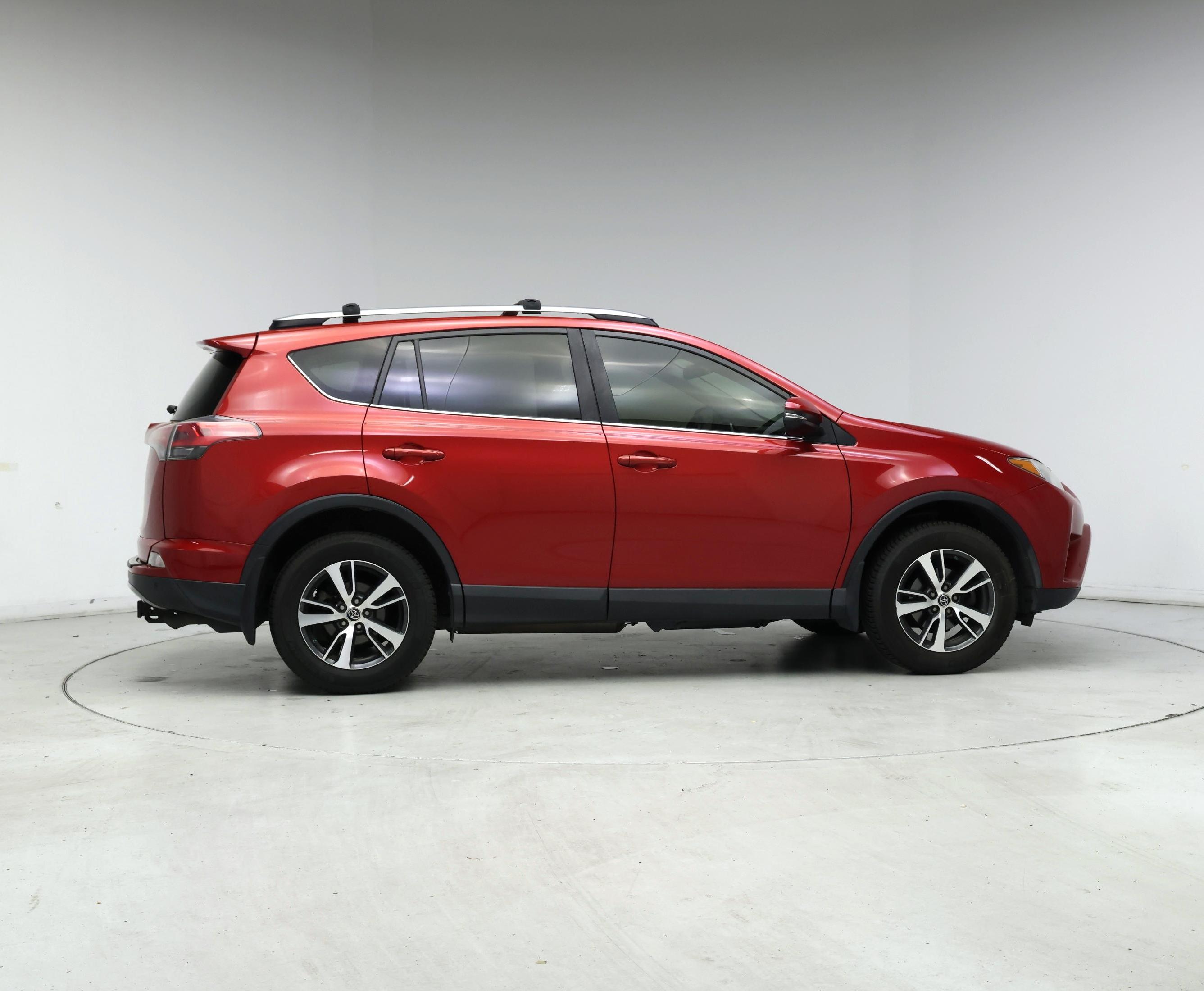 Thumbnail: 2017 Toyota RAV4 - 7