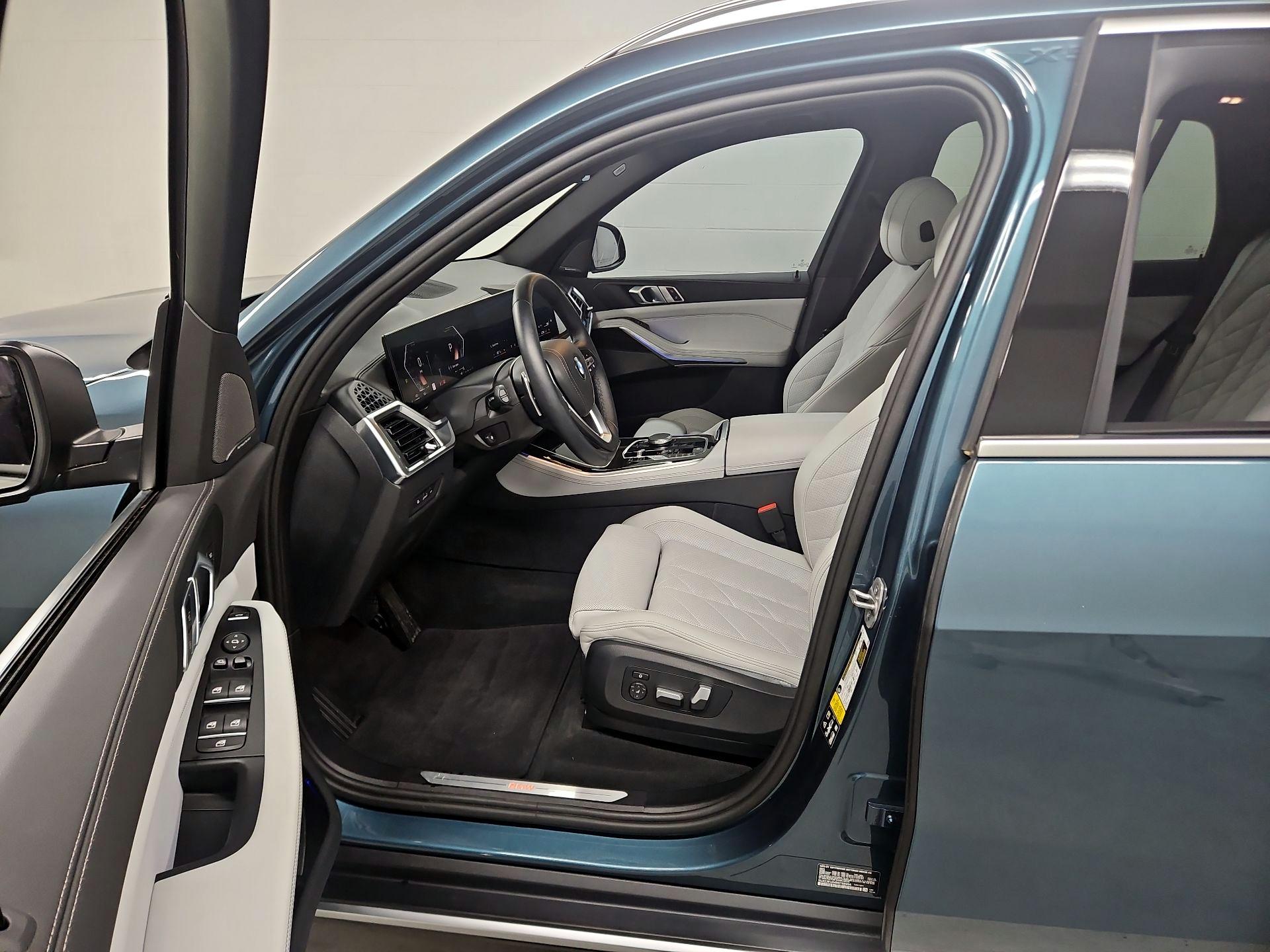 Thumbnail: 2024 BMW X5 - 11