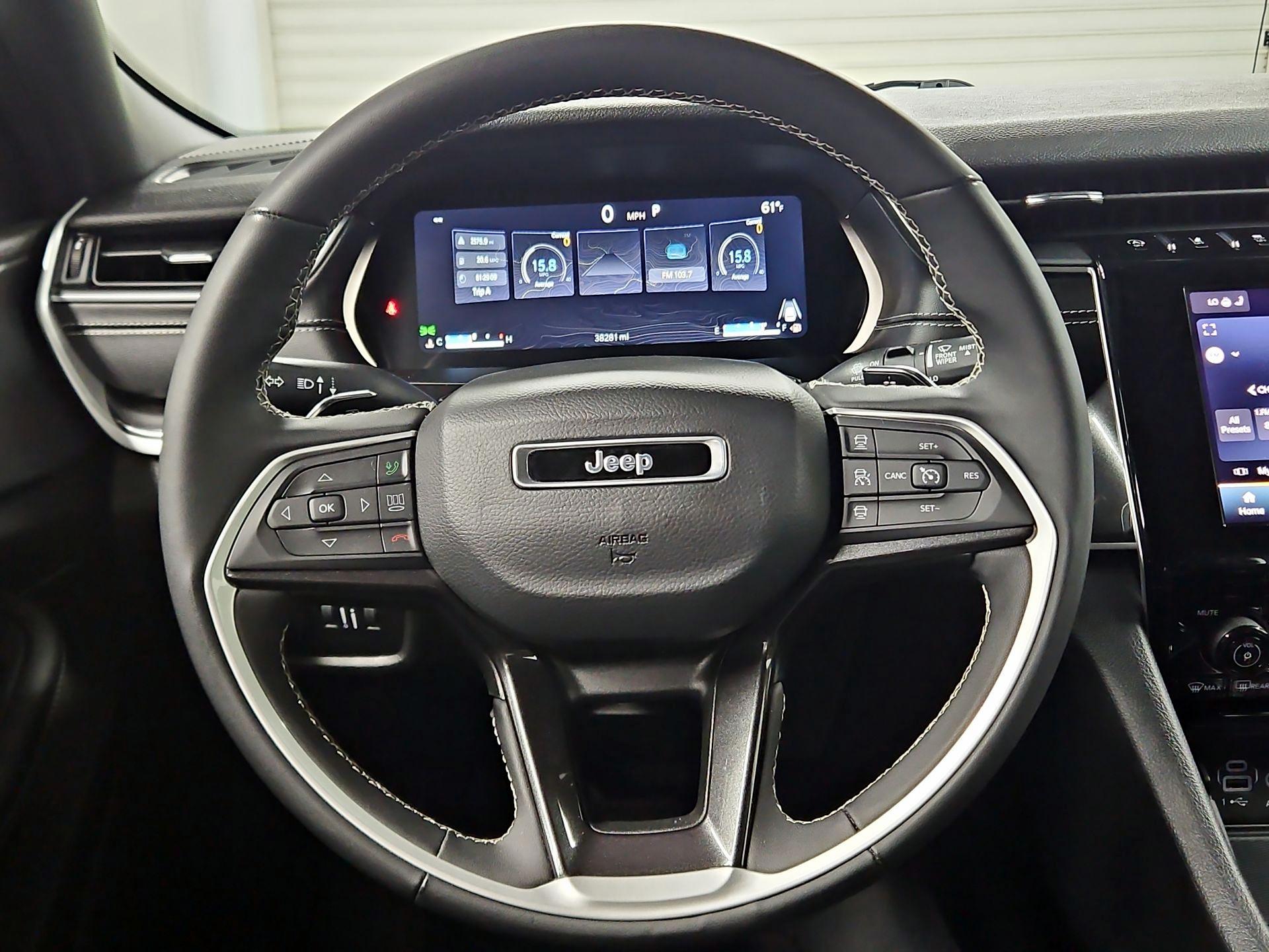 Thumbnail: 2023 Jeep Grand Cherokee - 10