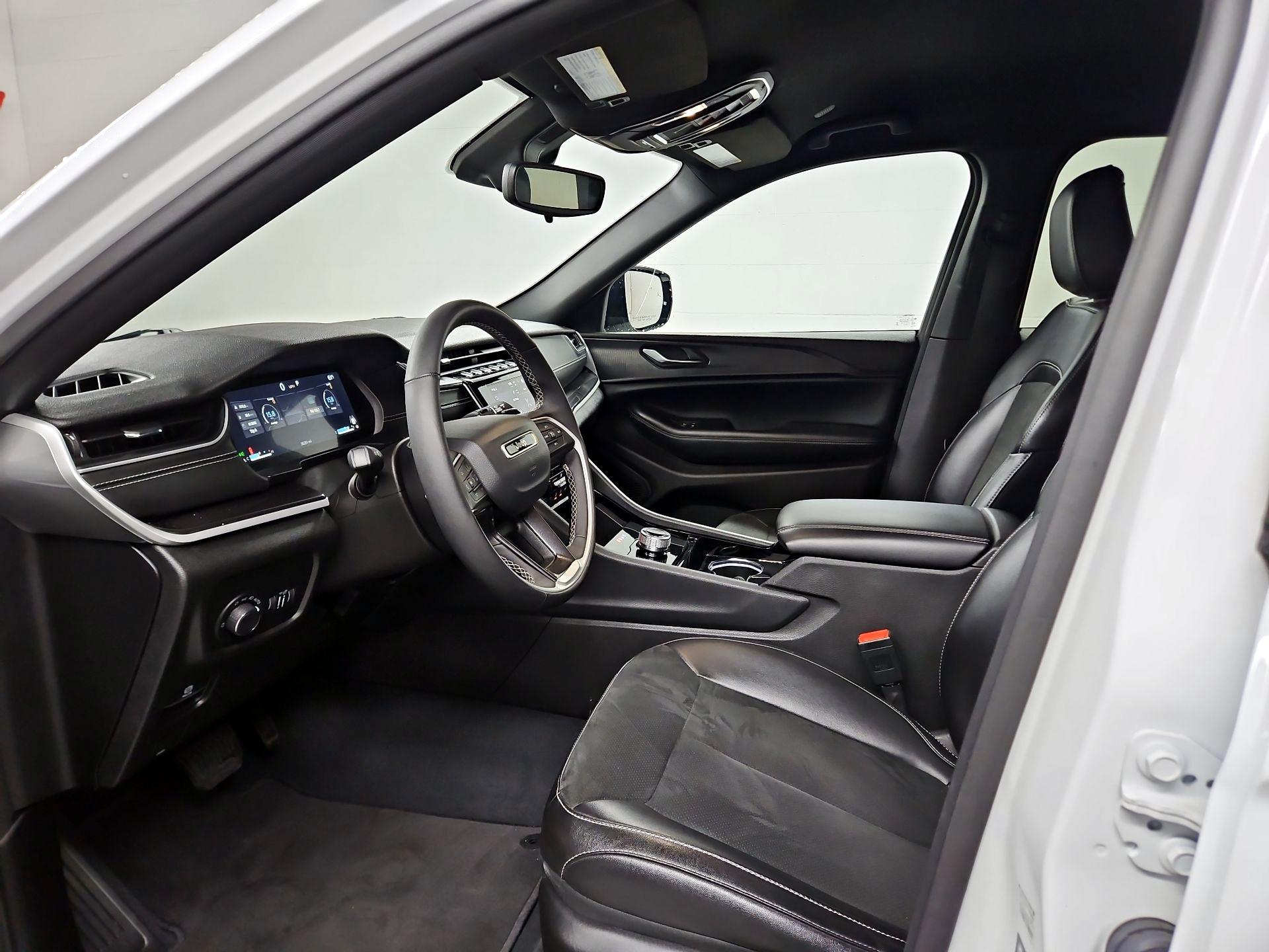 Thumbnail: 2023 Jeep Grand Cherokee - 11
