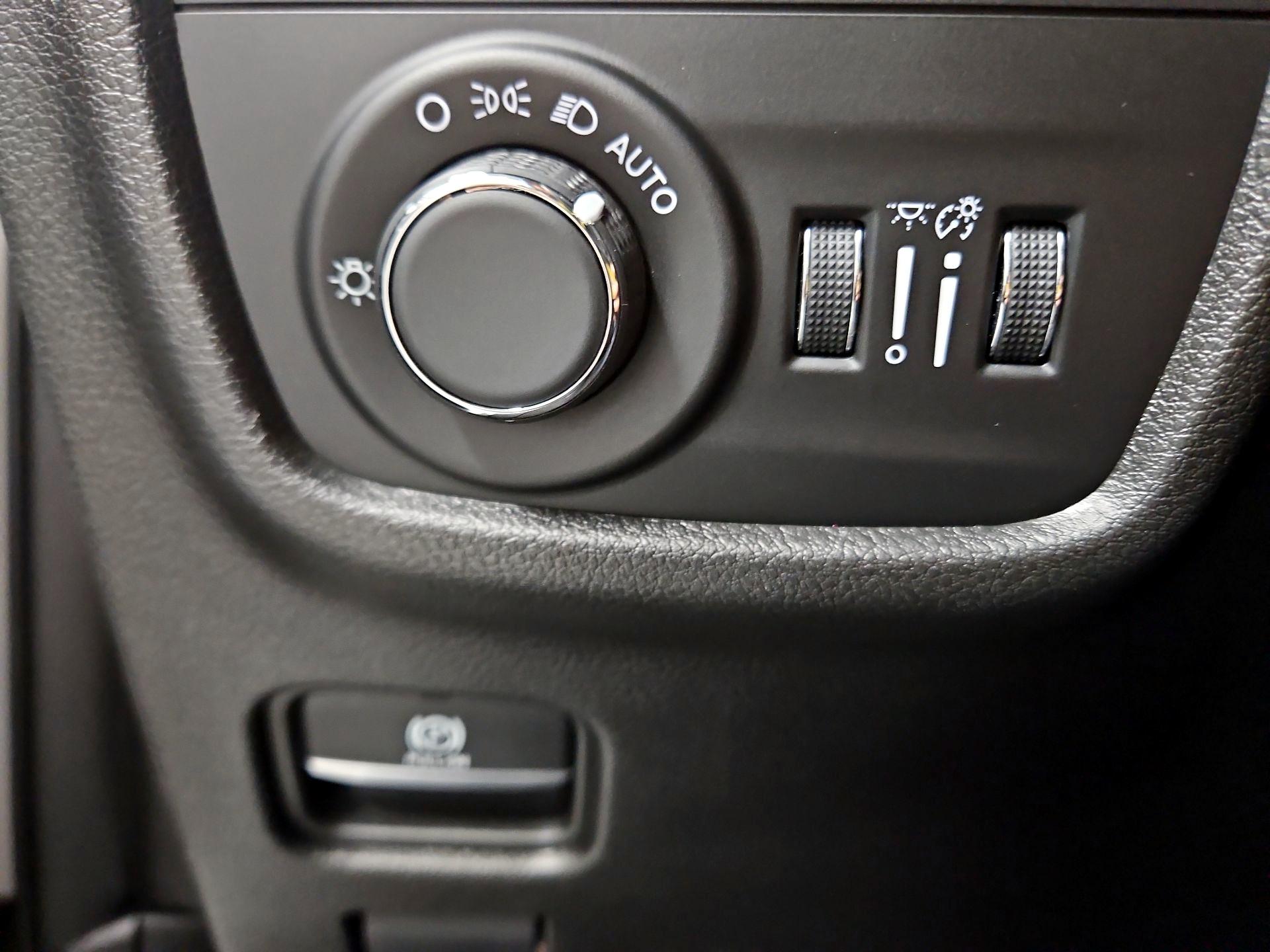 Thumbnail: 2023 Jeep Grand Cherokee - 13
