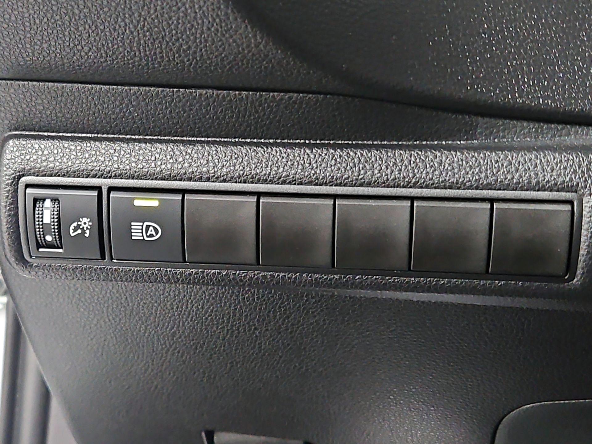 Thumbnail: 2025 Toyota Corolla - 13