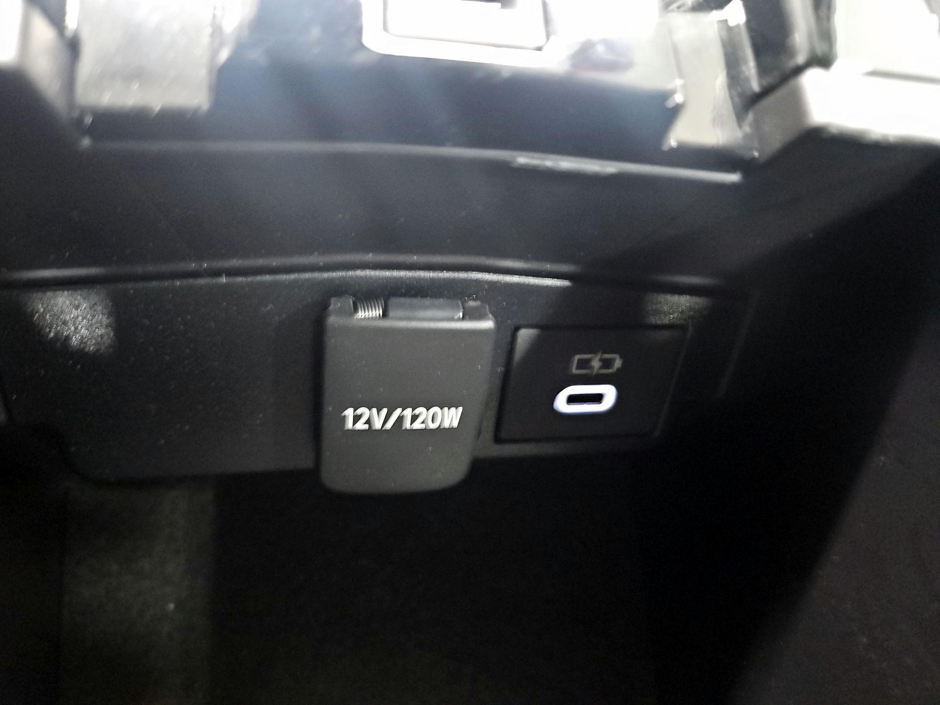 Thumbnail: 2025 Toyota Corolla - 18