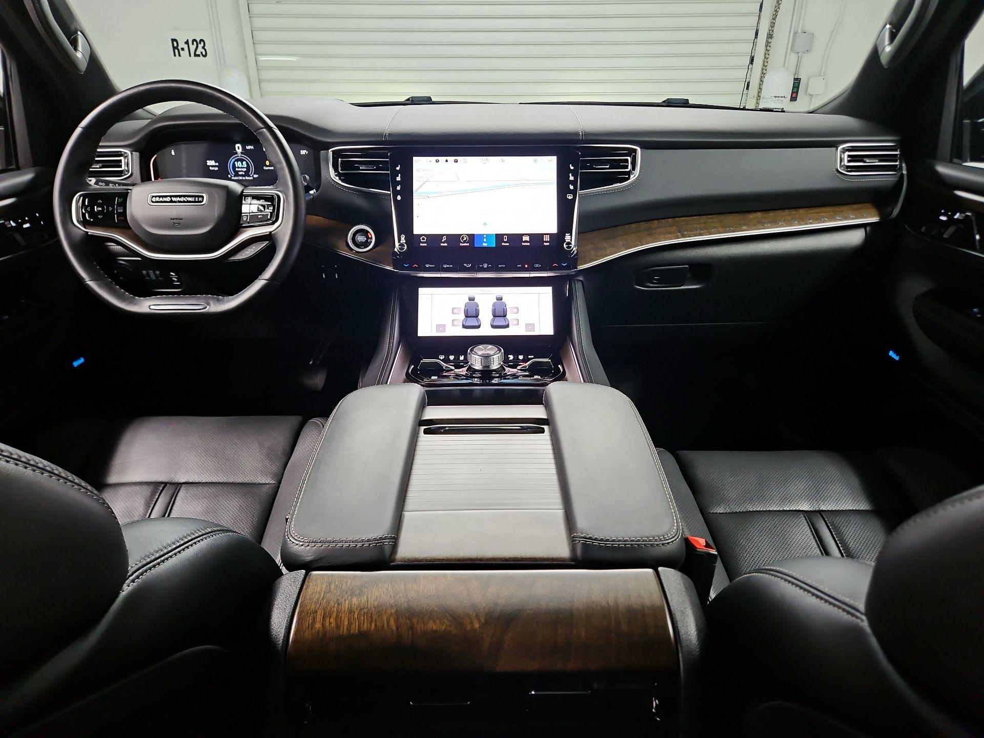 Thumbnail: 2022 Jeep Grand Wagoneer - 9