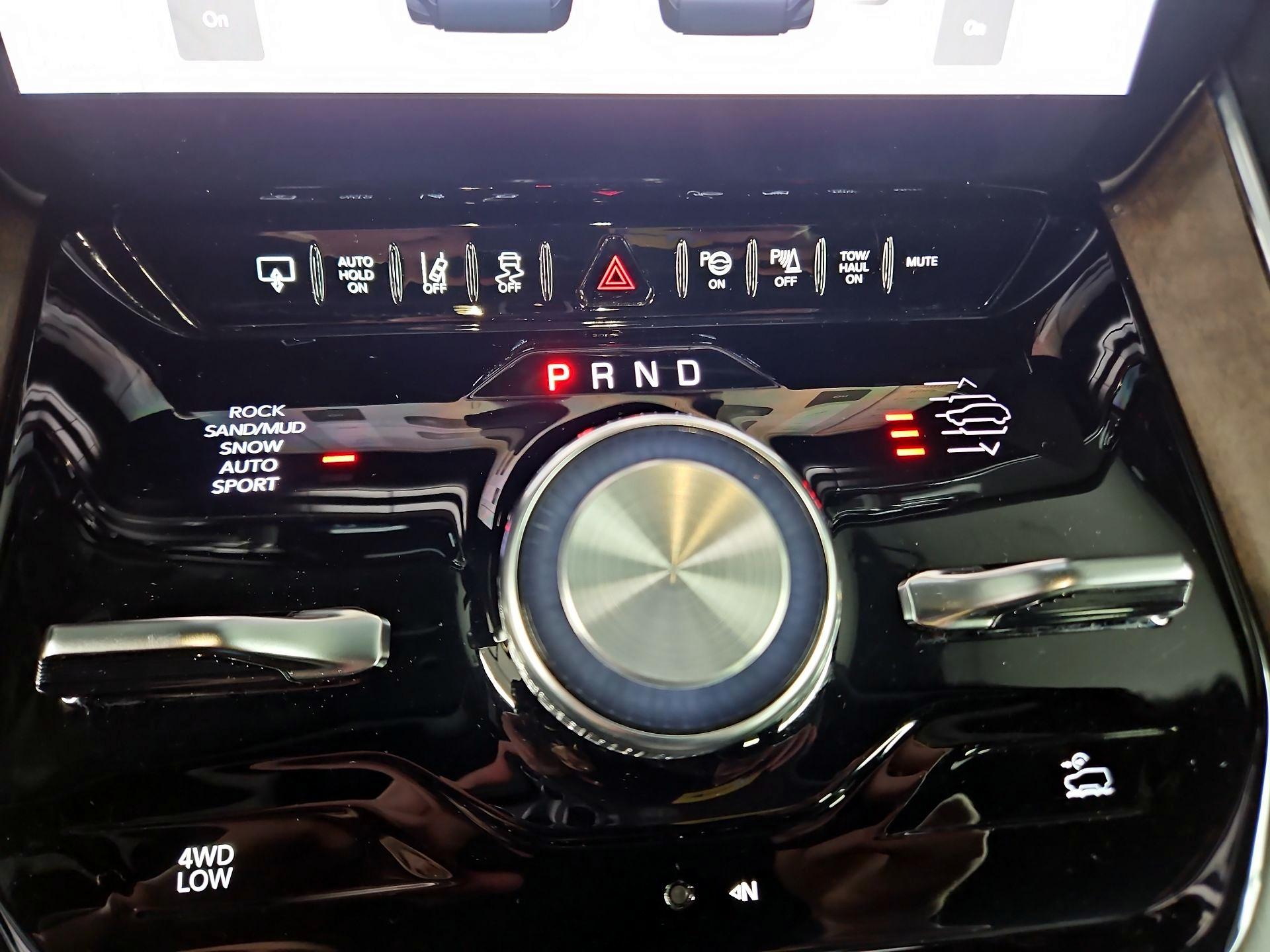 Thumbnail: 2022 Jeep Grand Wagoneer - 18