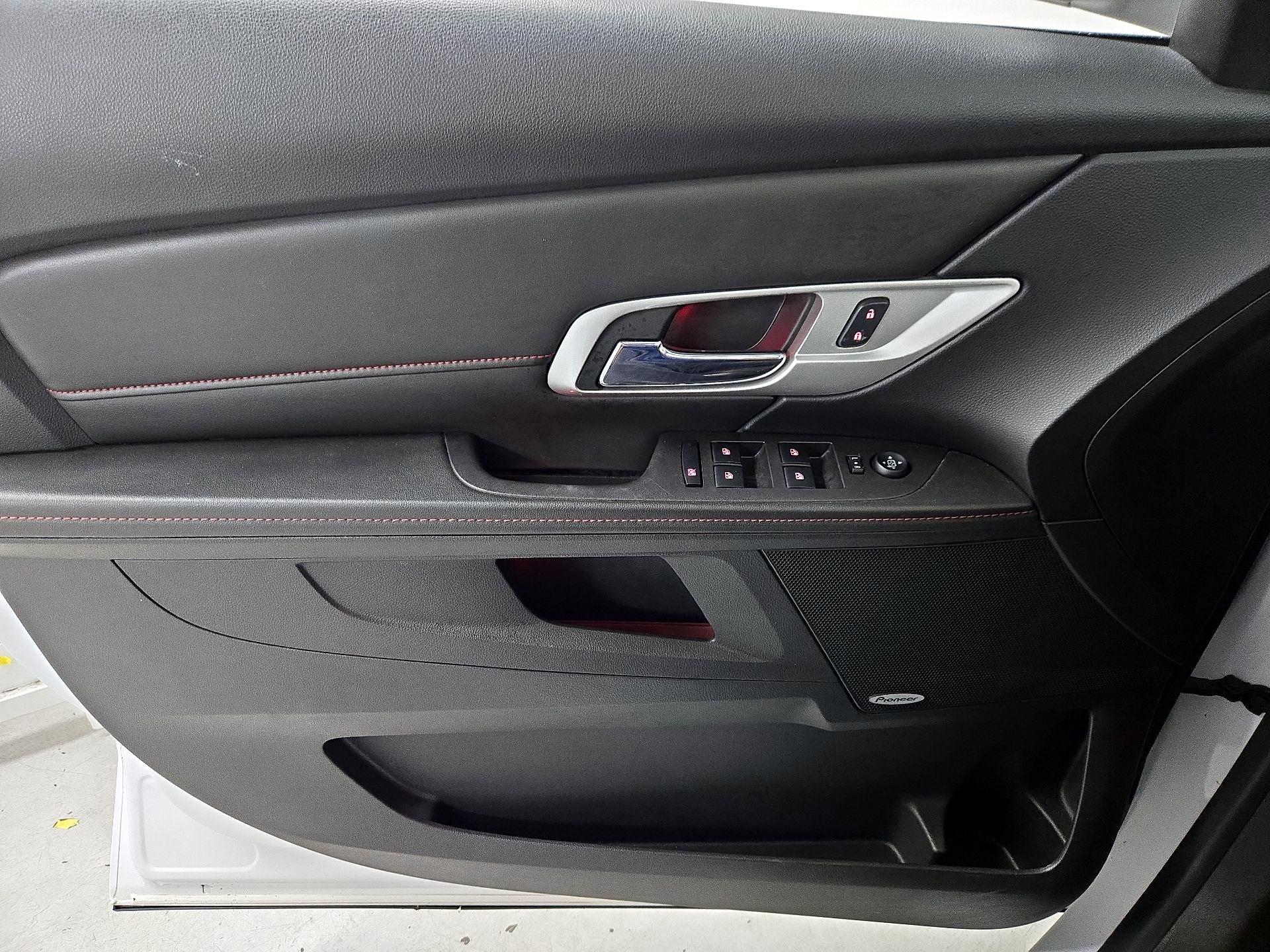 Thumbnail: 2015 GMC Terrain - 12