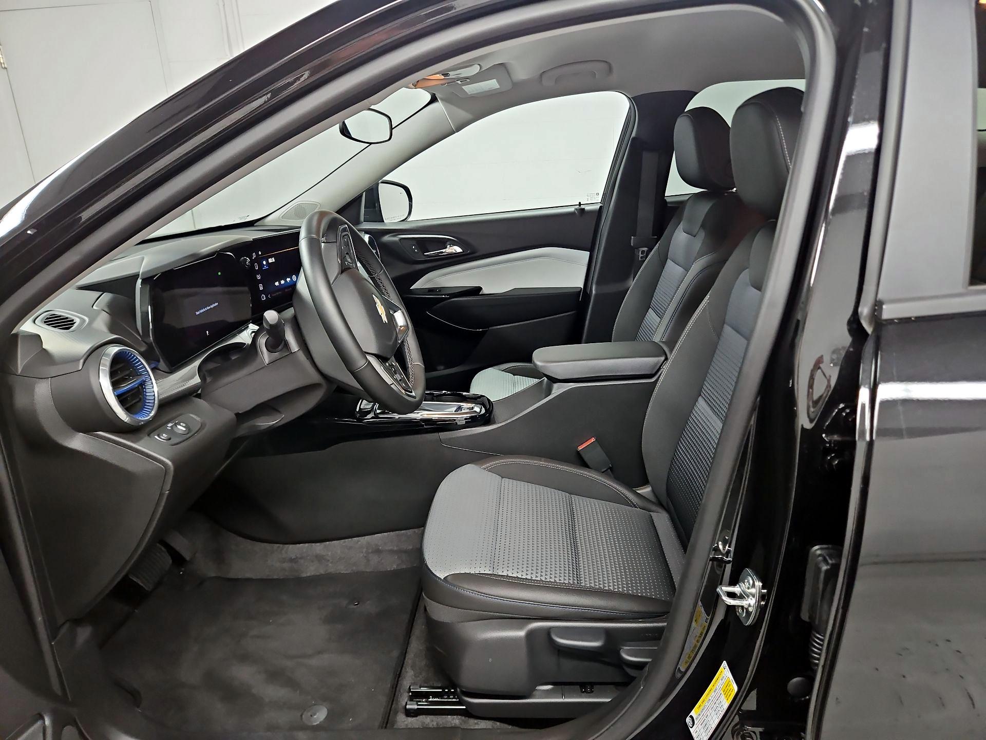 Thumbnail: 2025 Chevrolet Trax - 11