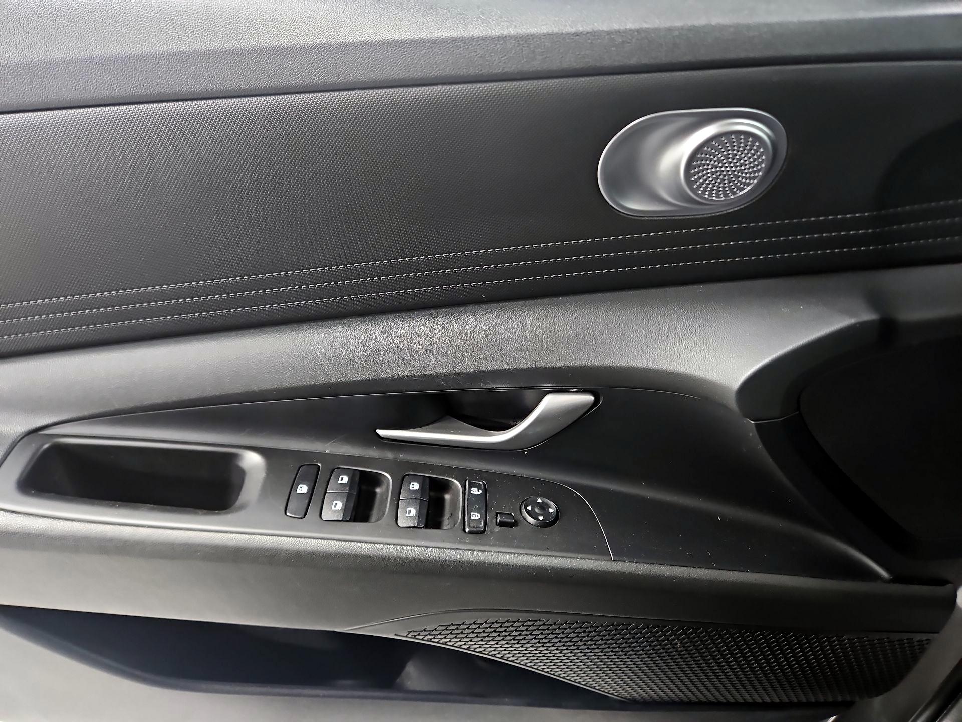 Thumbnail: 2023 Hyundai Elantra - 12