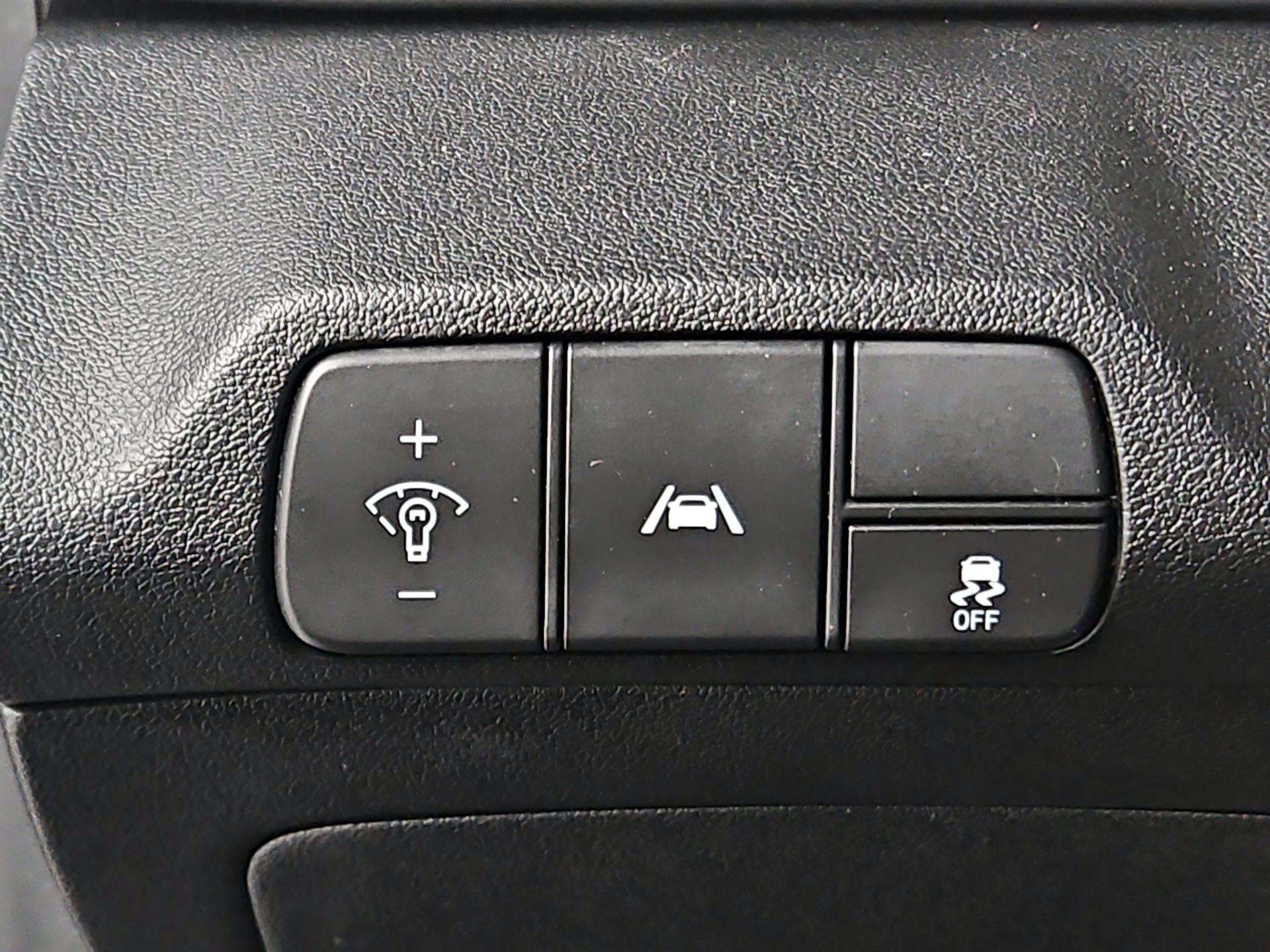 Thumbnail: 2023 Hyundai Elantra - 13