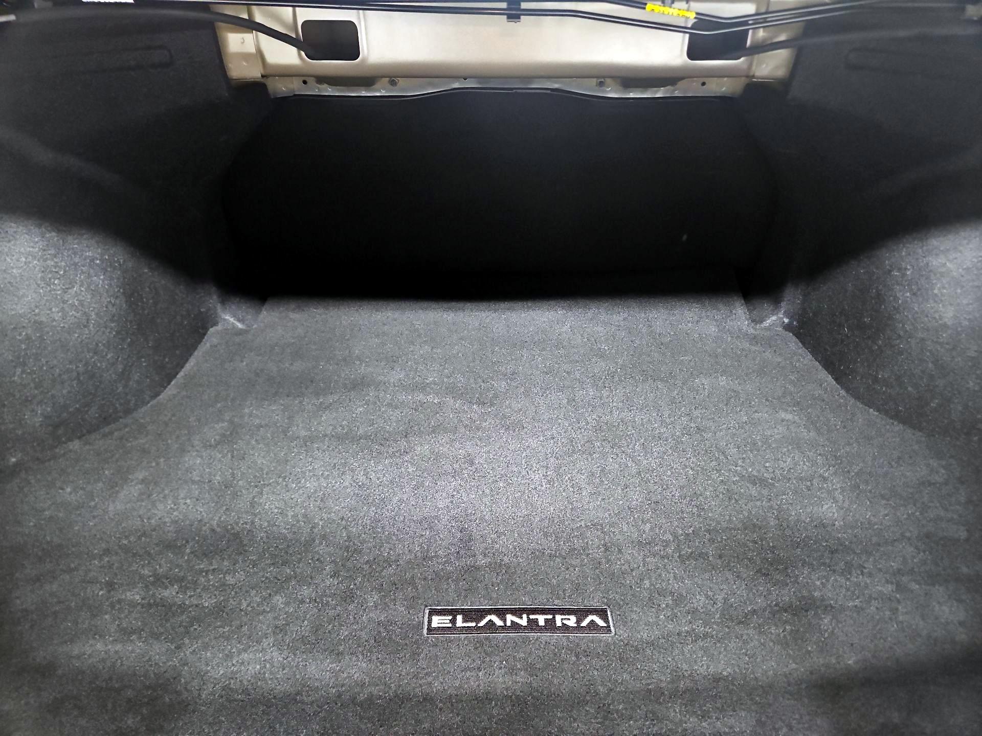 Thumbnail: 2023 Hyundai Elantra - 20