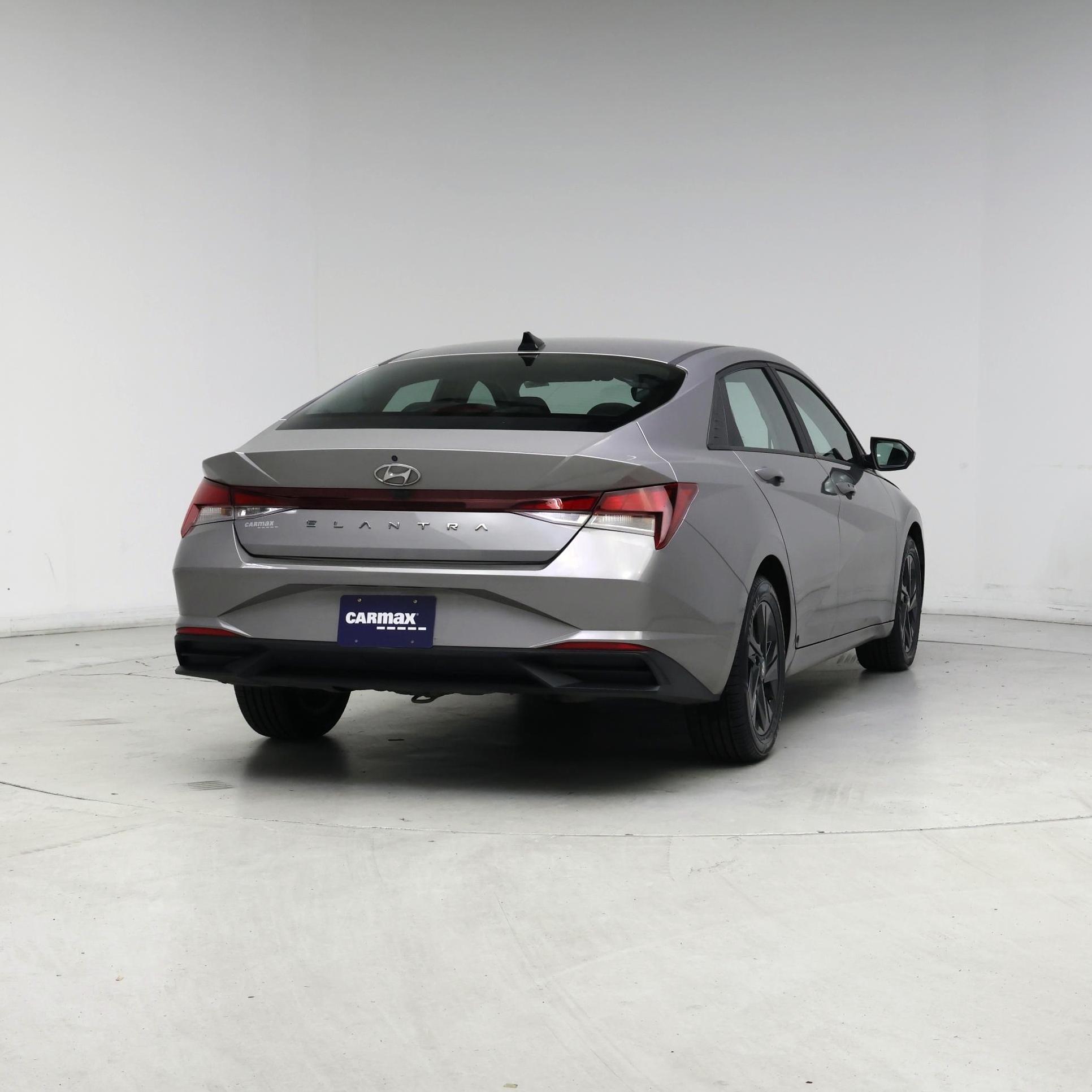 Thumbnail: 2023 Hyundai Elantra - 8