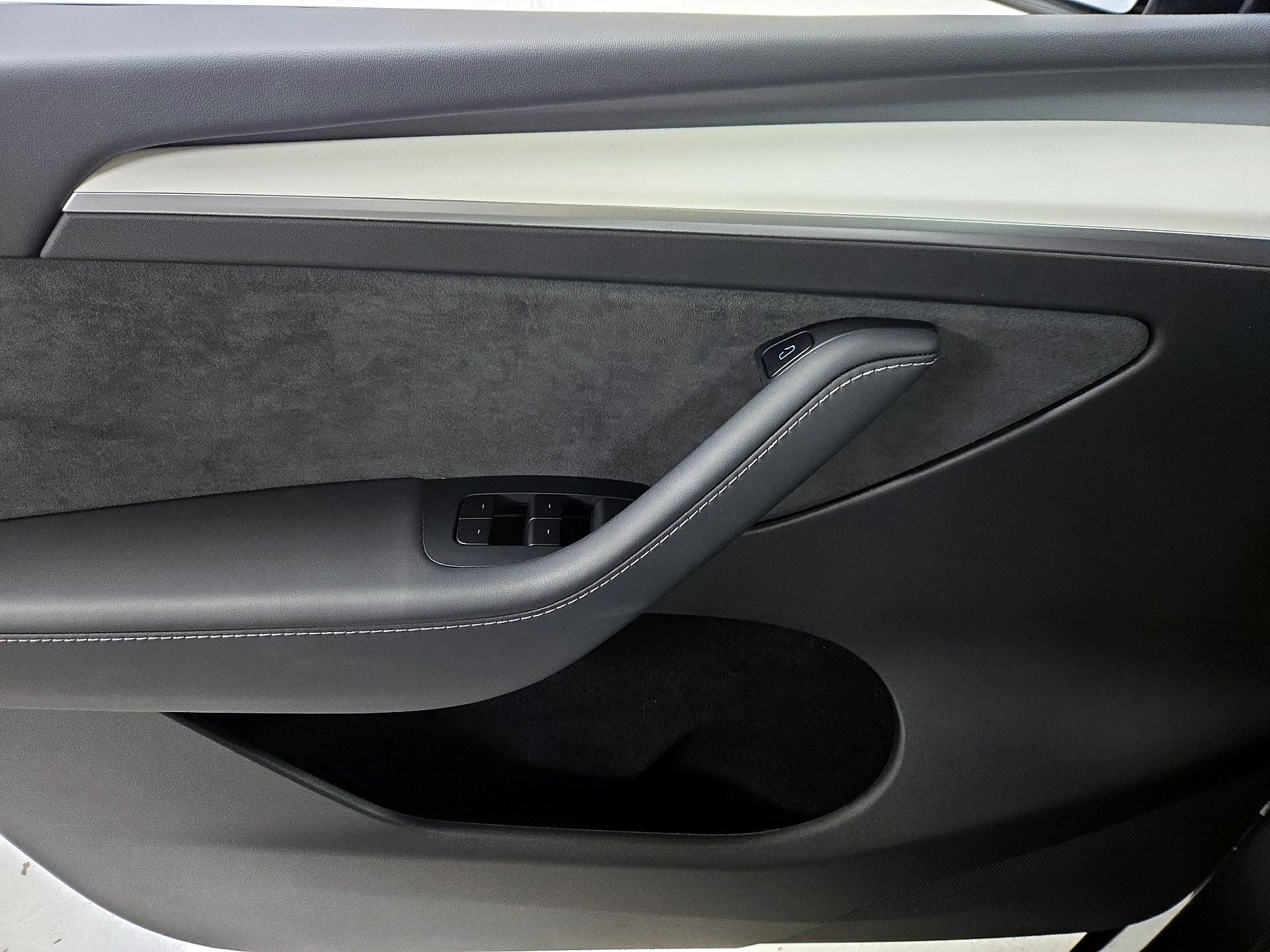 Thumbnail: 2025 Tesla Model Y - 12