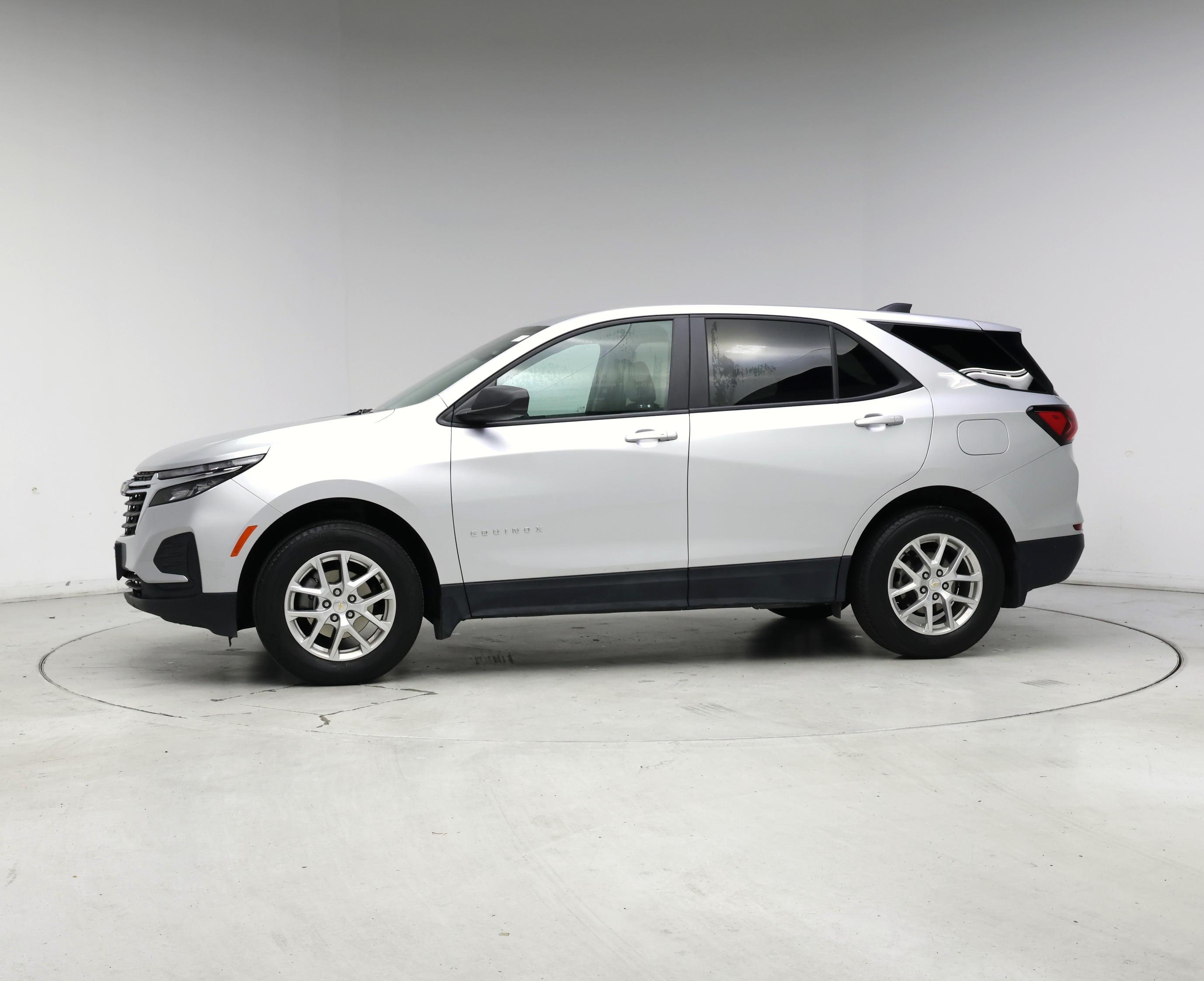 Thumbnail: 2022 Chevrolet Equinox - 3
