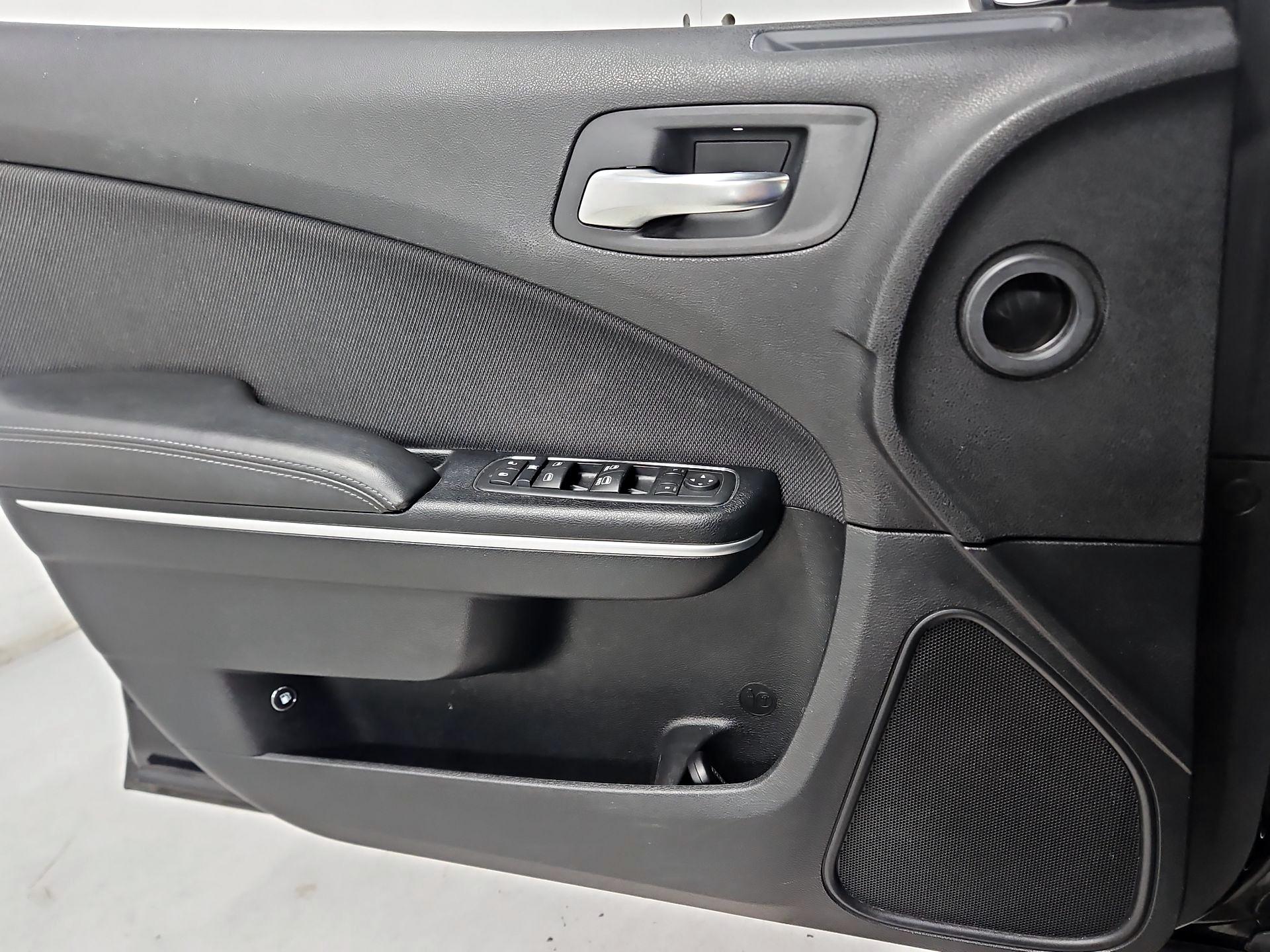 Thumbnail: 2015 Dodge Charger - 12