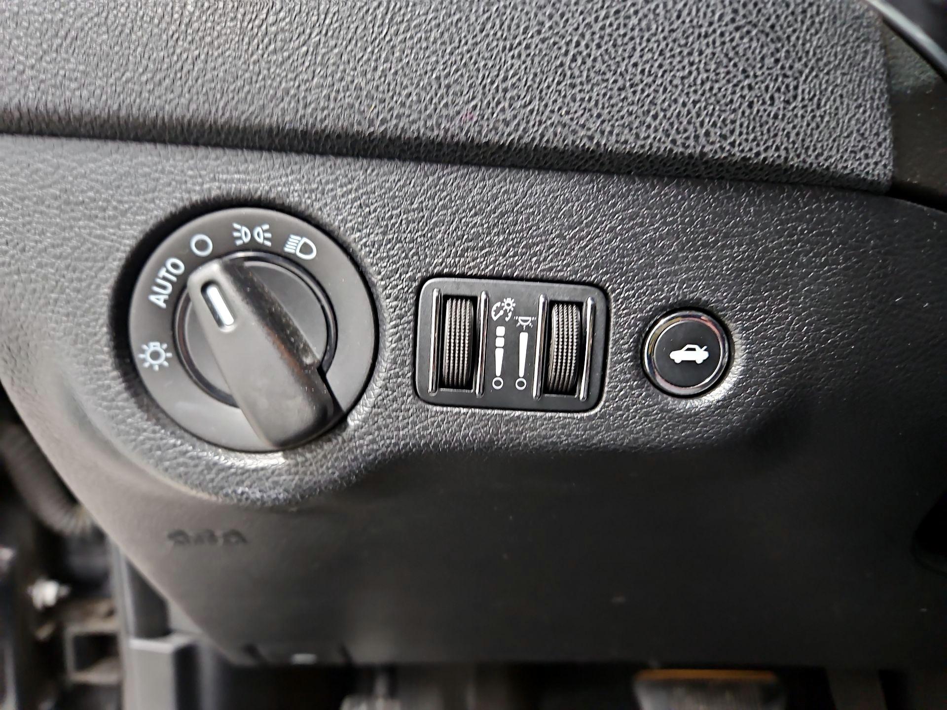 Thumbnail: 2015 Dodge Charger - 13