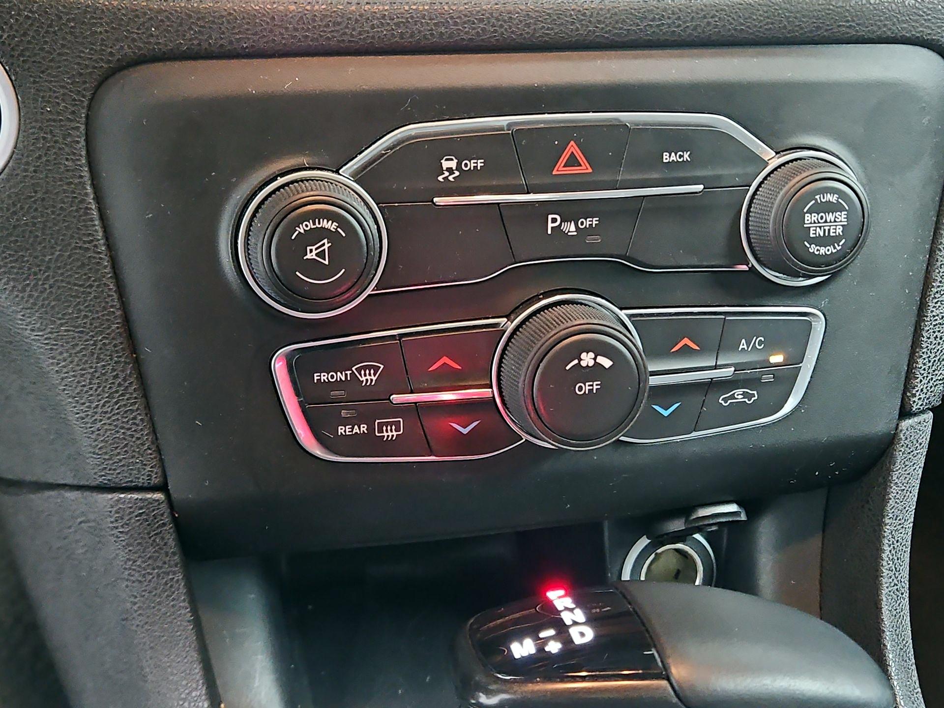 Thumbnail: 2015 Dodge Charger - 15