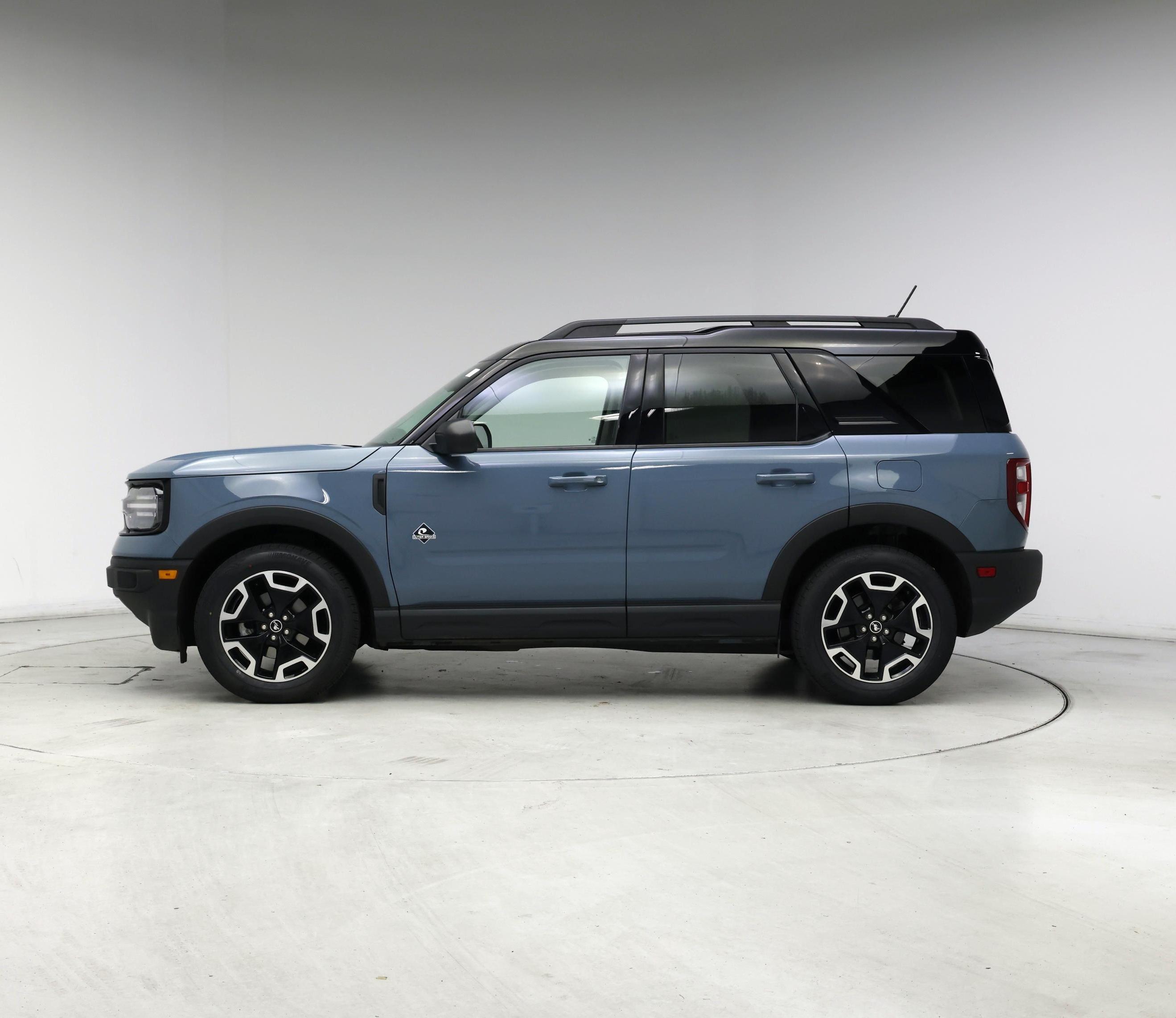 Thumbnail: 2021 Ford Bronco Sport - 3