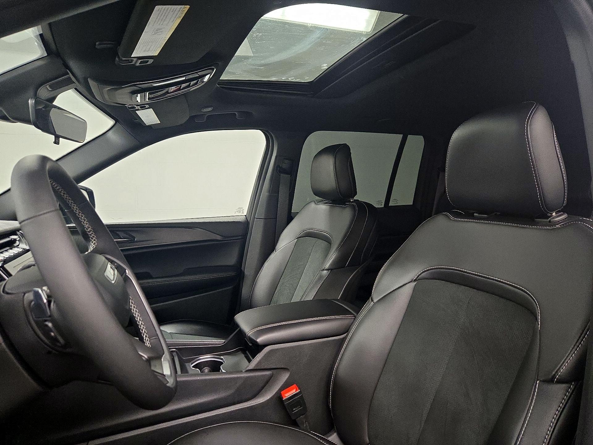 Thumbnail: 2025 Jeep Grand Cherokee - 19