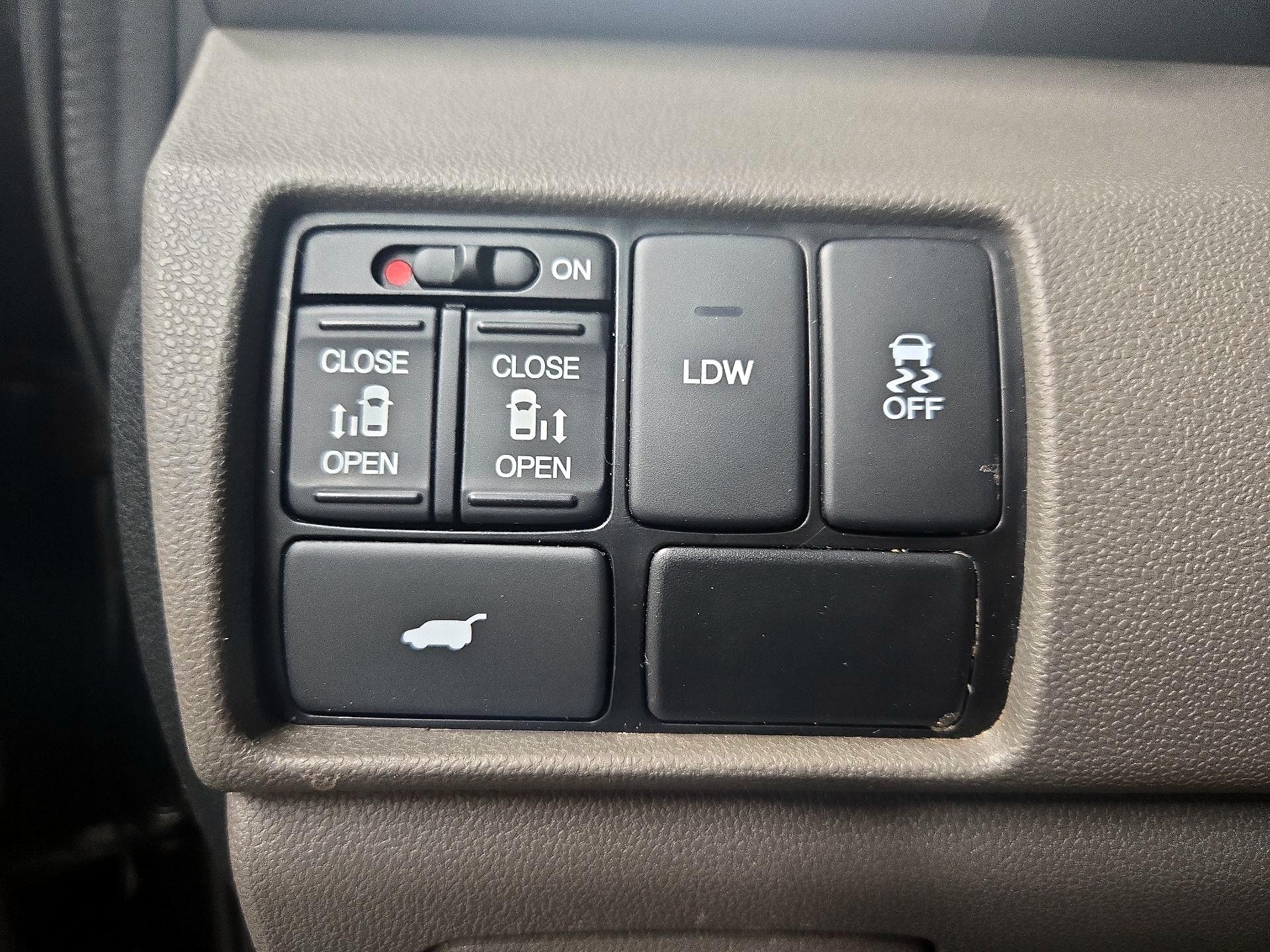 Thumbnail: 2016 Honda Odyssey - 13
