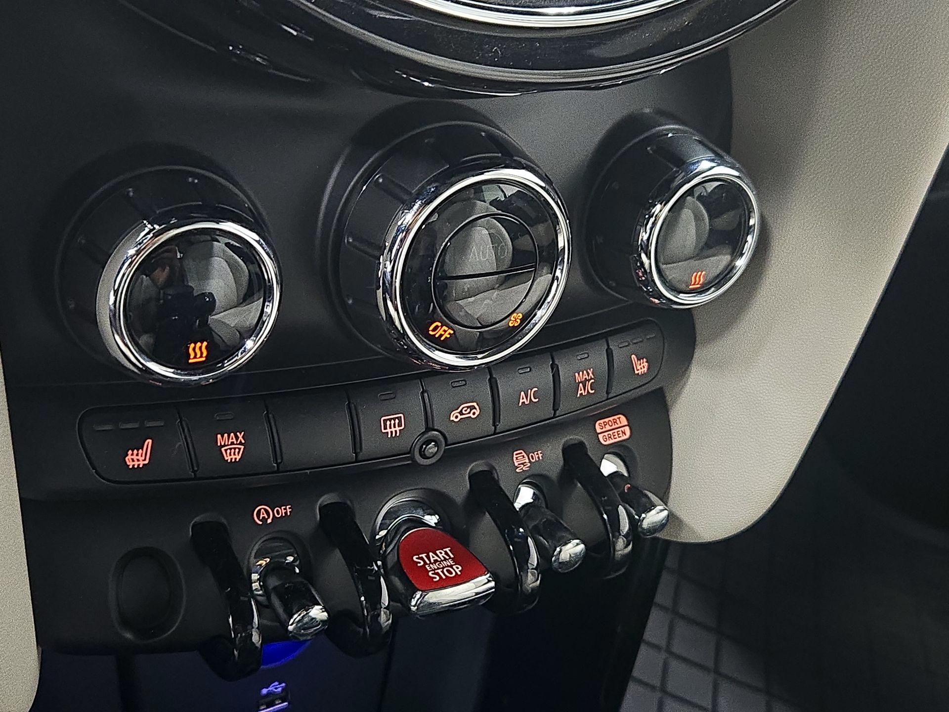 Thumbnail: 2021 MINI Cooper - 17