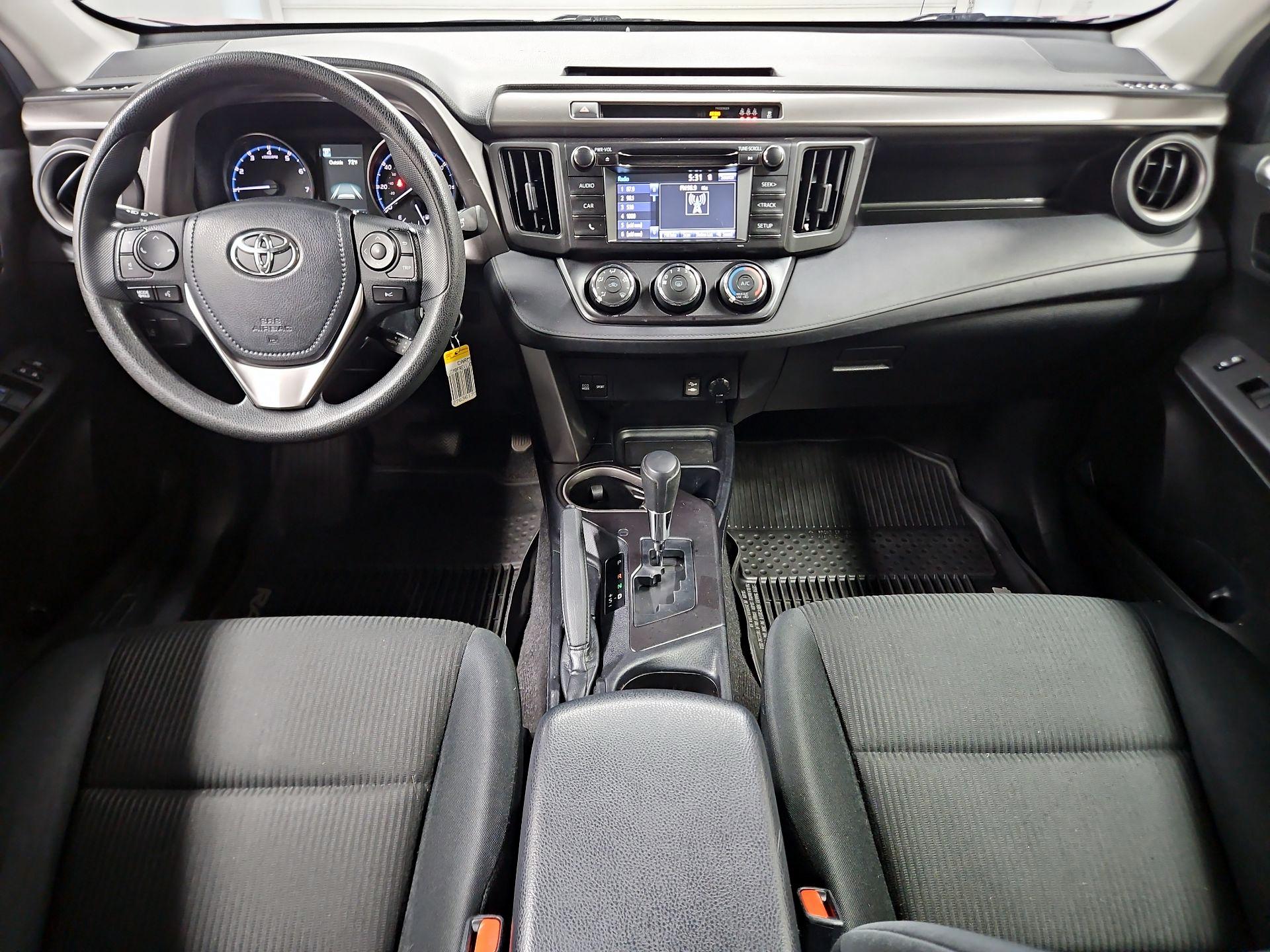 Thumbnail: 2018 Toyota RAV4 - 9