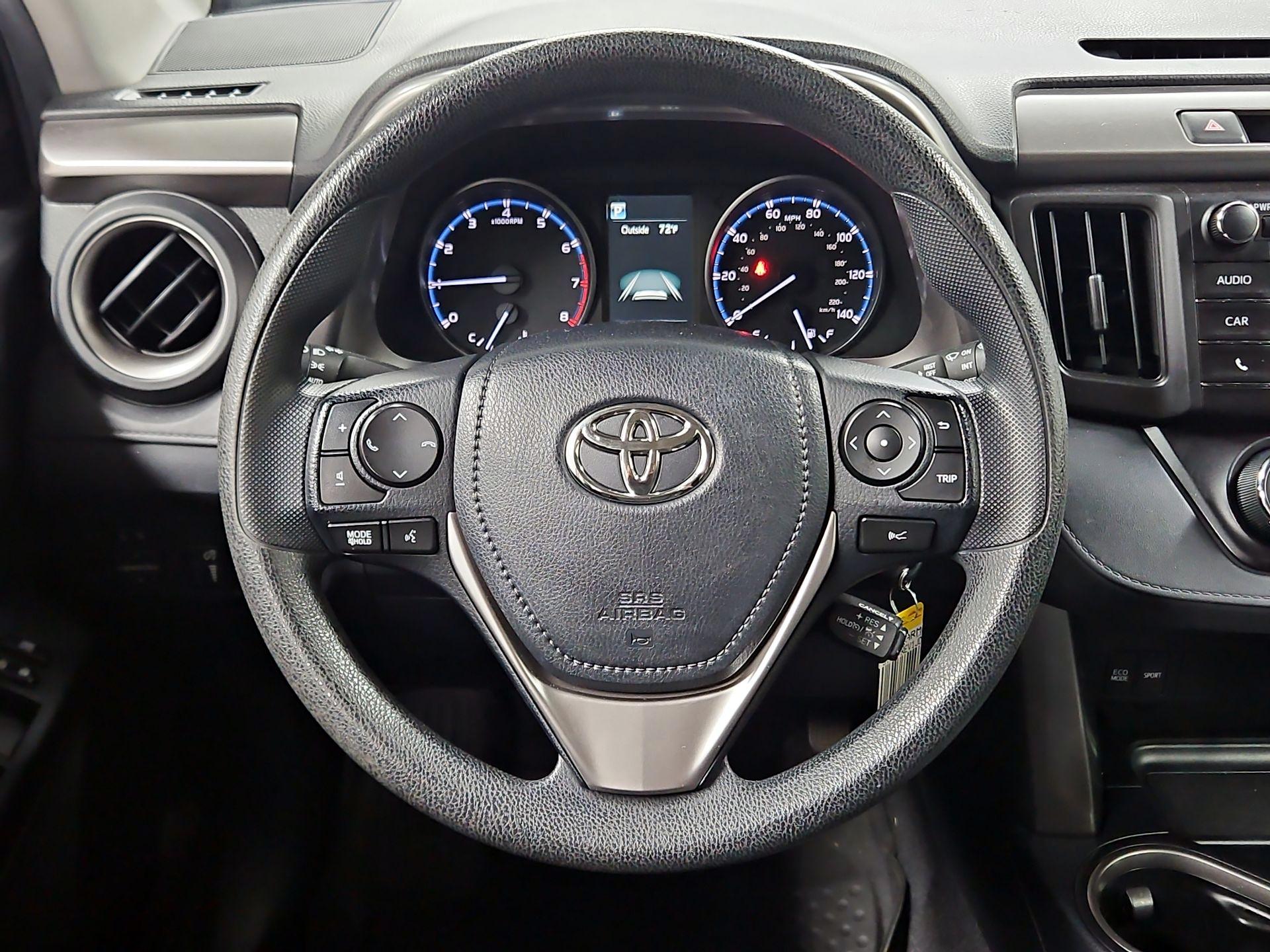Thumbnail: 2018 Toyota RAV4 - 10