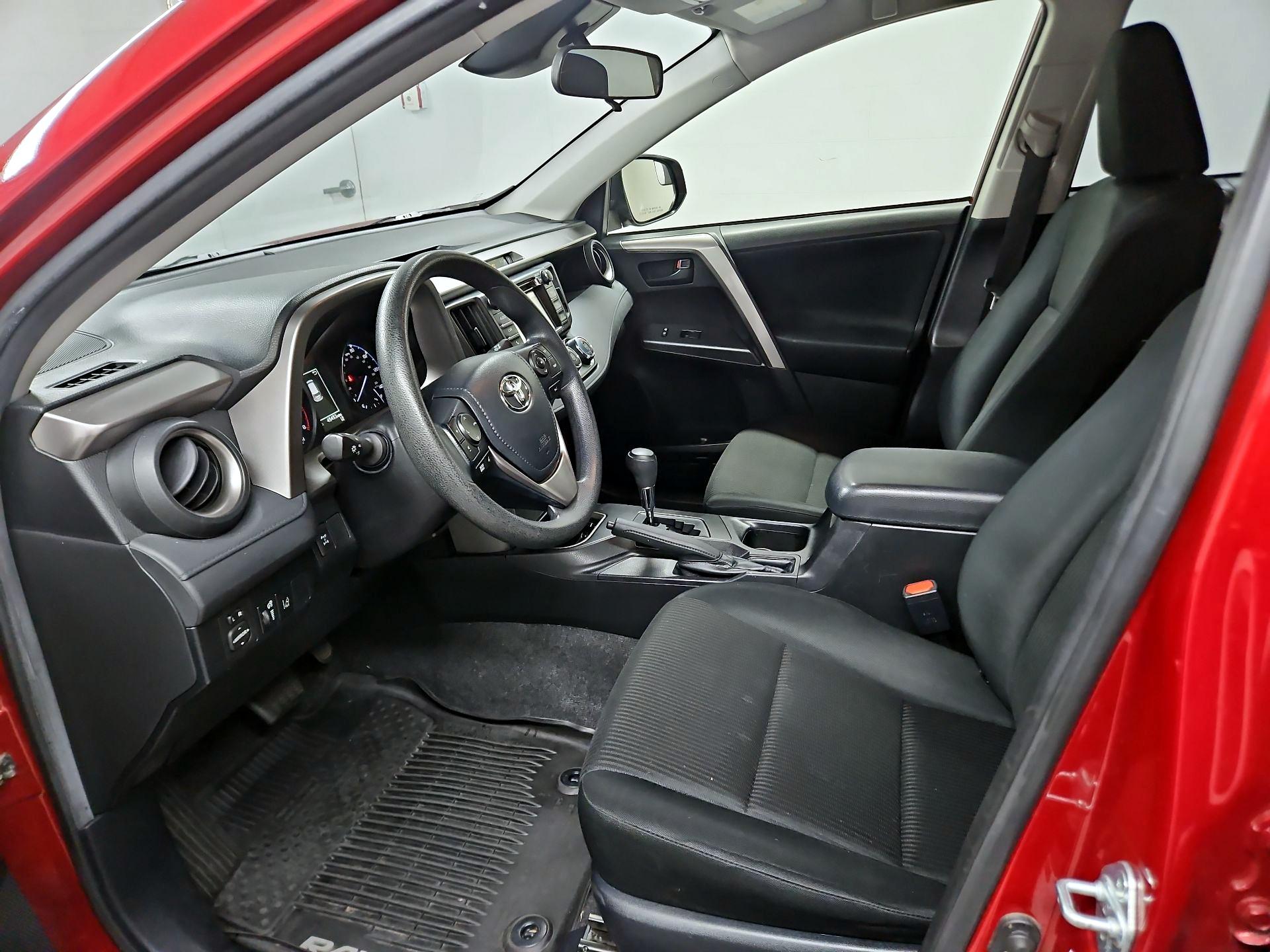 Thumbnail: 2018 Toyota RAV4 - 11