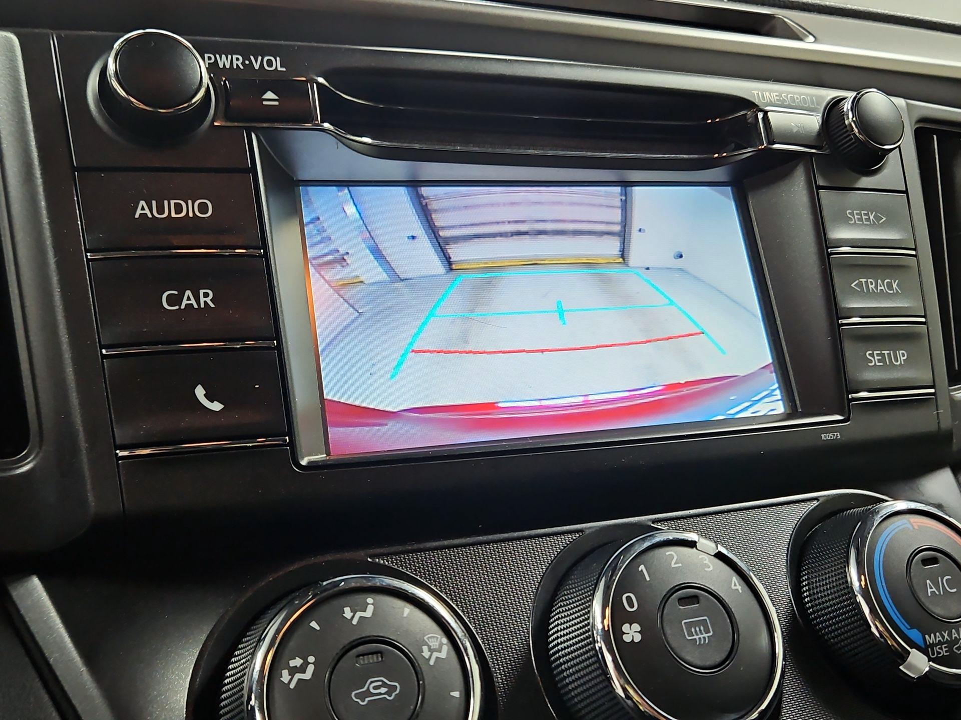 Thumbnail: 2018 Toyota RAV4 - 14