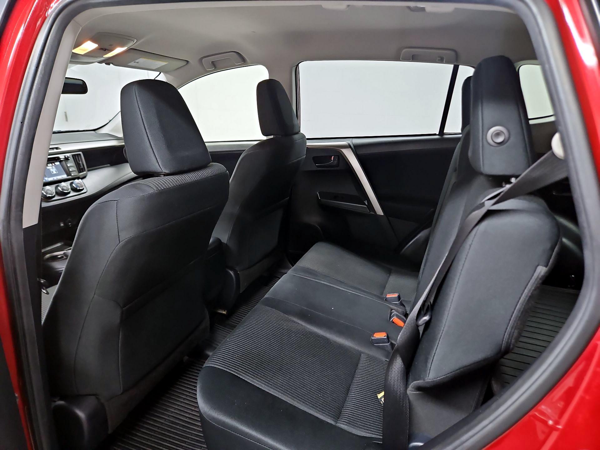 Thumbnail: 2018 Toyota RAV4 - 19