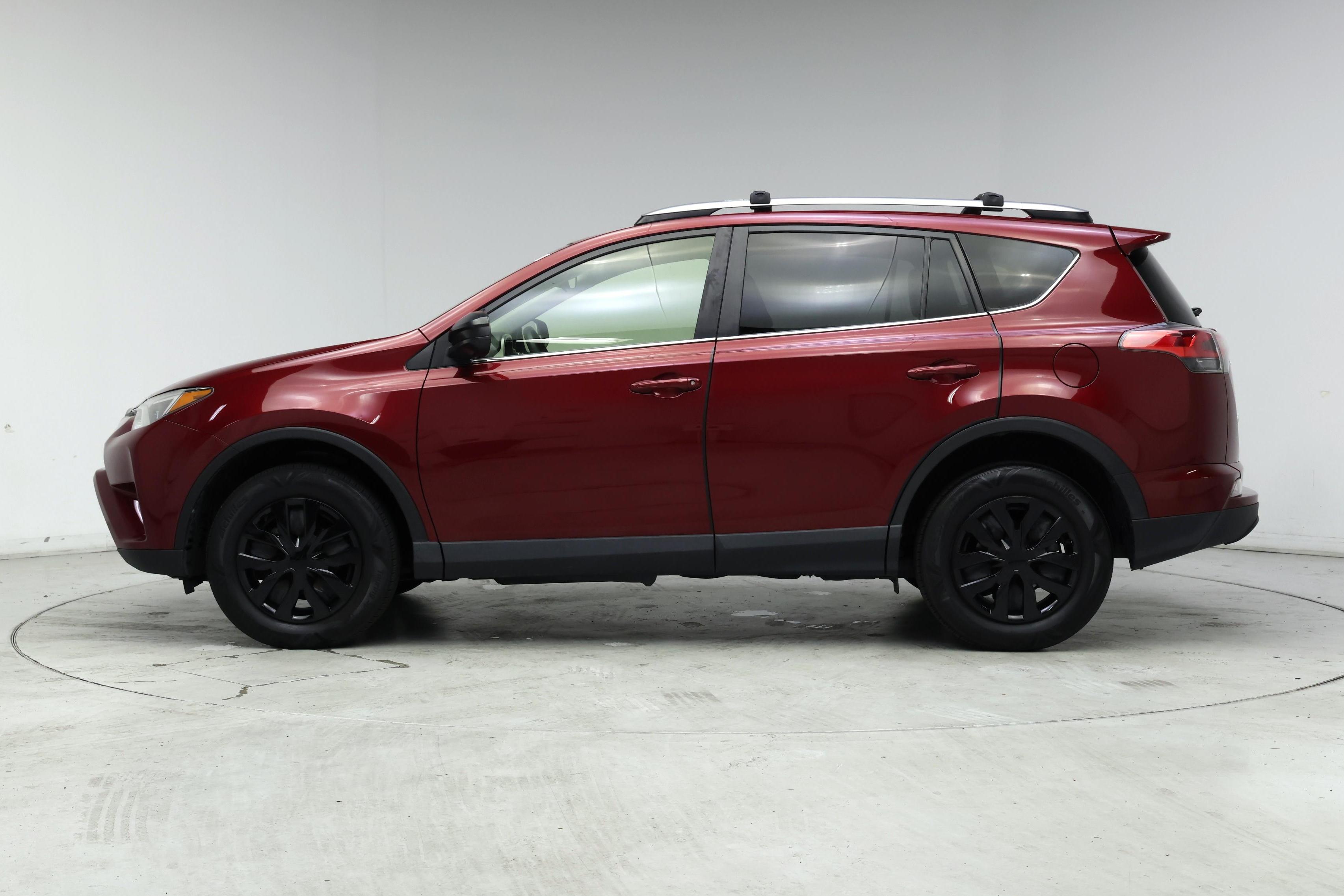 Thumbnail: 2018 Toyota RAV4 - 3