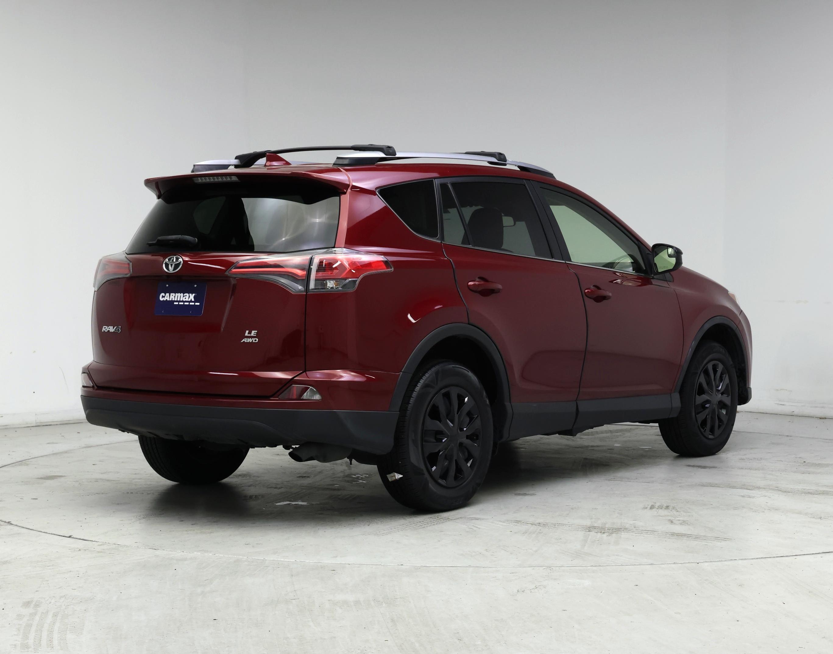 Thumbnail: 2018 Toyota RAV4 - 8