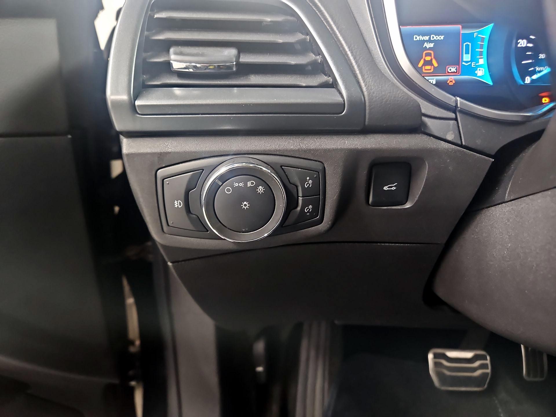Thumbnail: 2015 Ford Fusion - 13