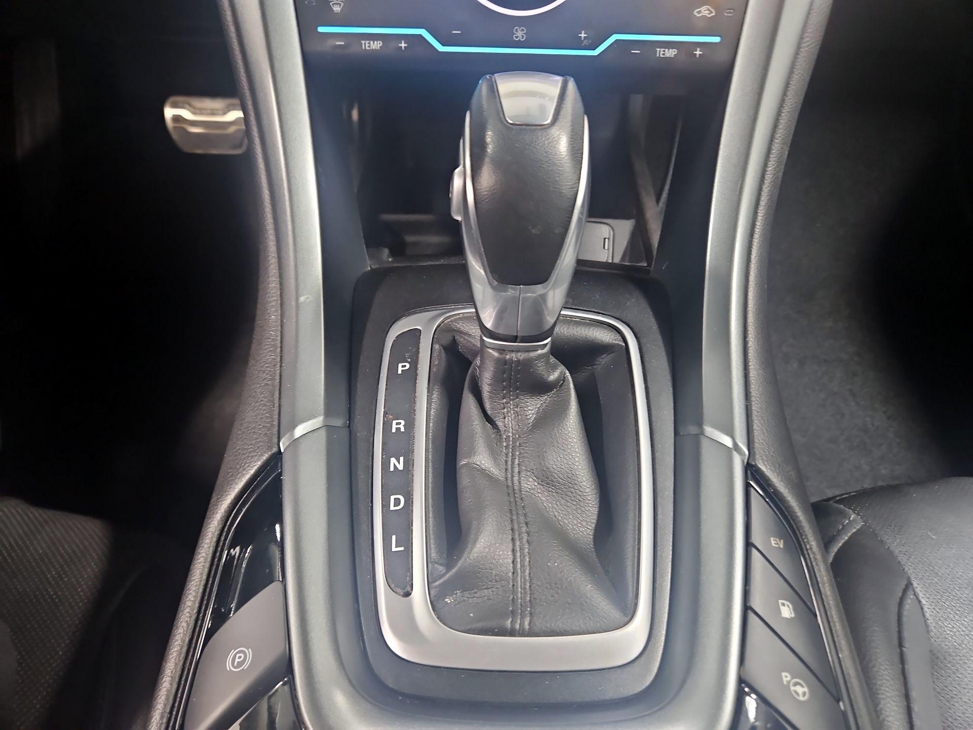 Thumbnail: 2015 Ford Fusion - 18